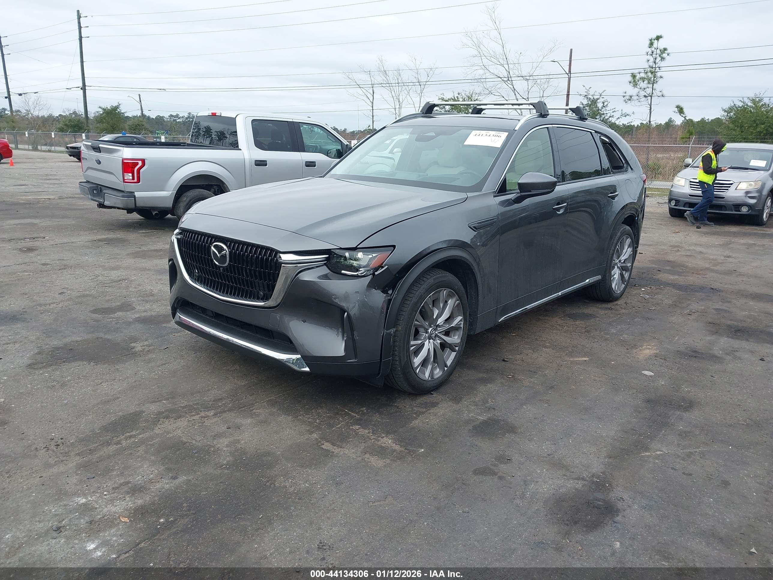 MAZDA CX-90 image 2