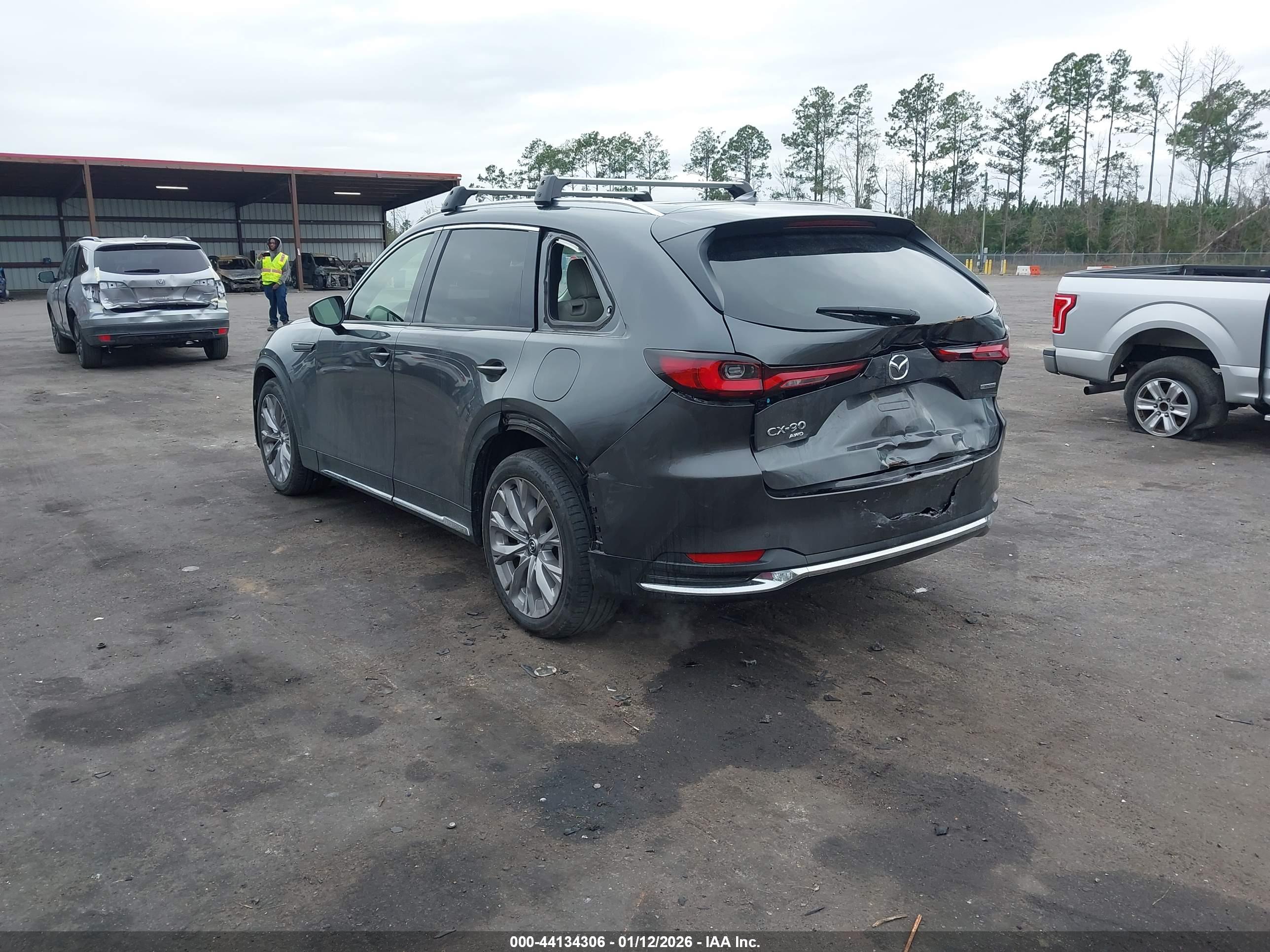 MAZDA CX-90 image 3