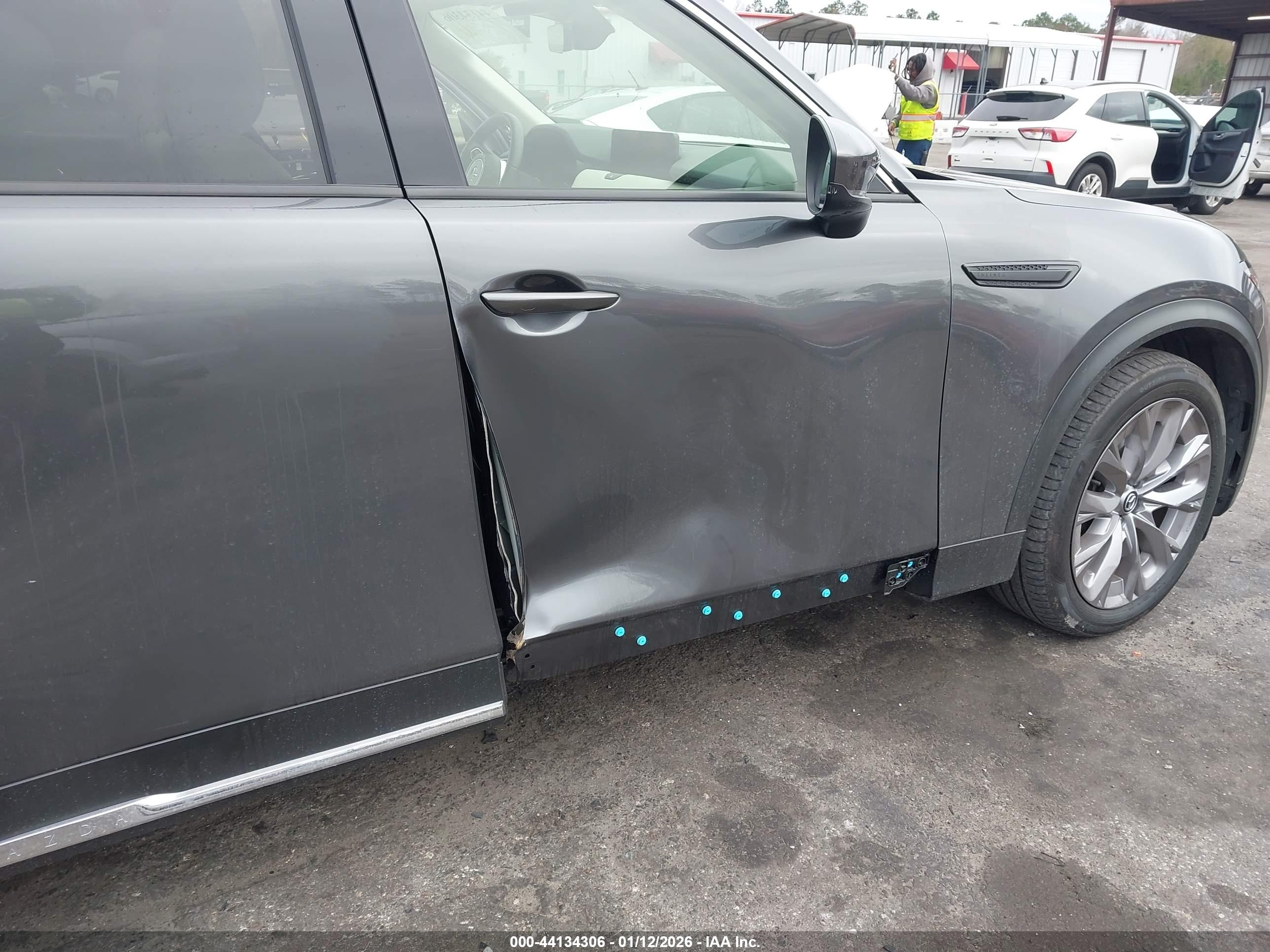 MAZDA CX-90 image 6
