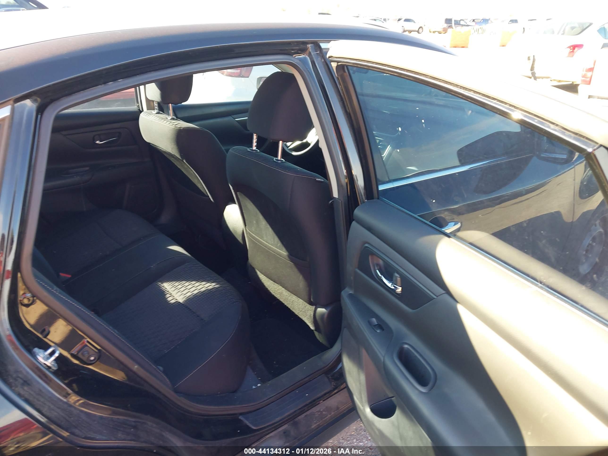 NISSAN ALTIMA image 8