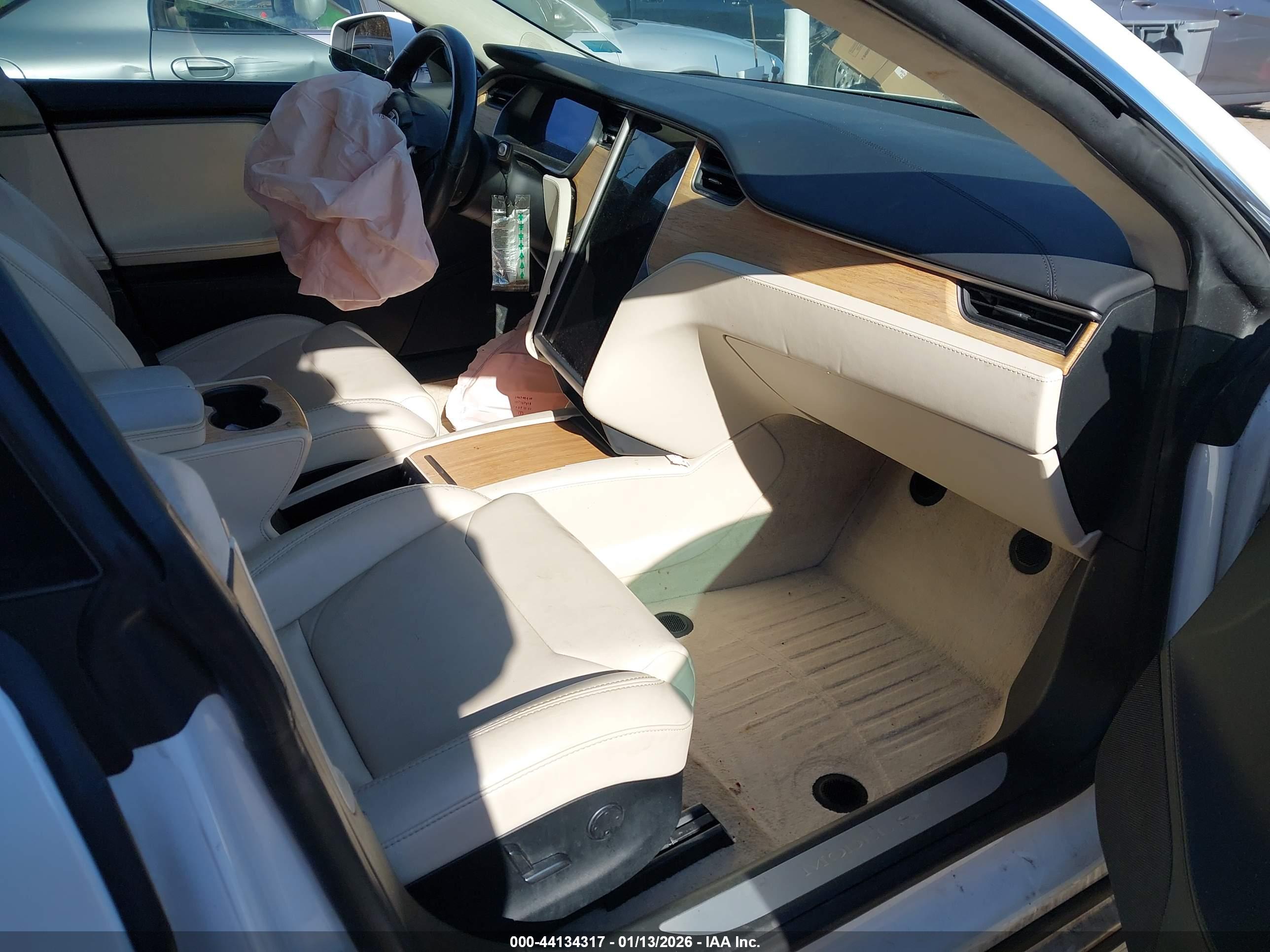 TESLA MODEL image 5