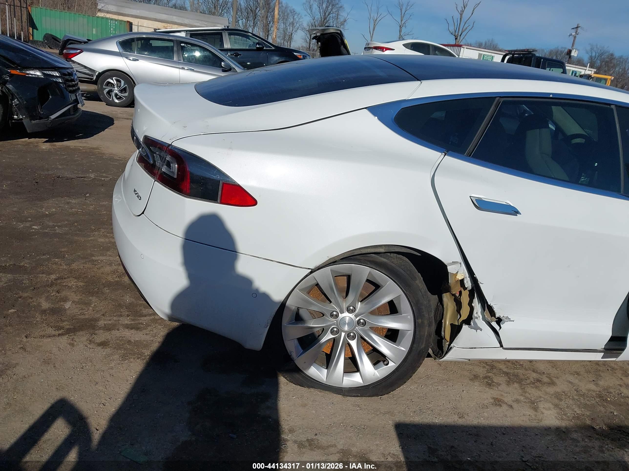 TESLA MODEL image 6
