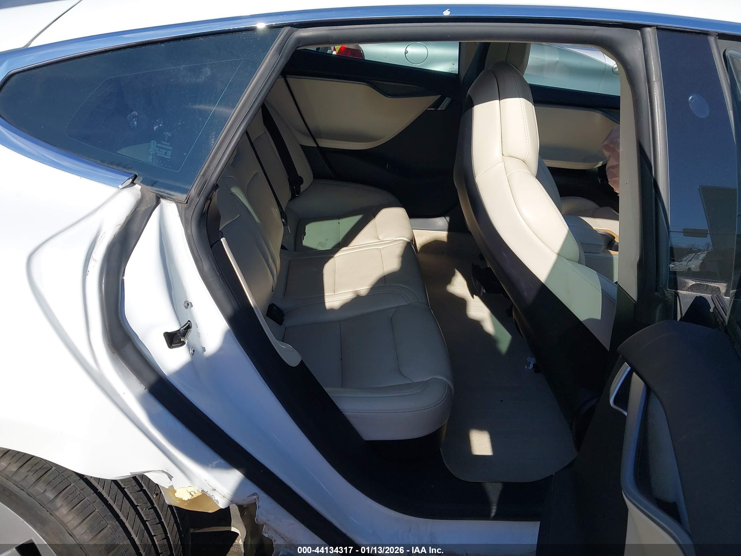 TESLA MODEL image 8