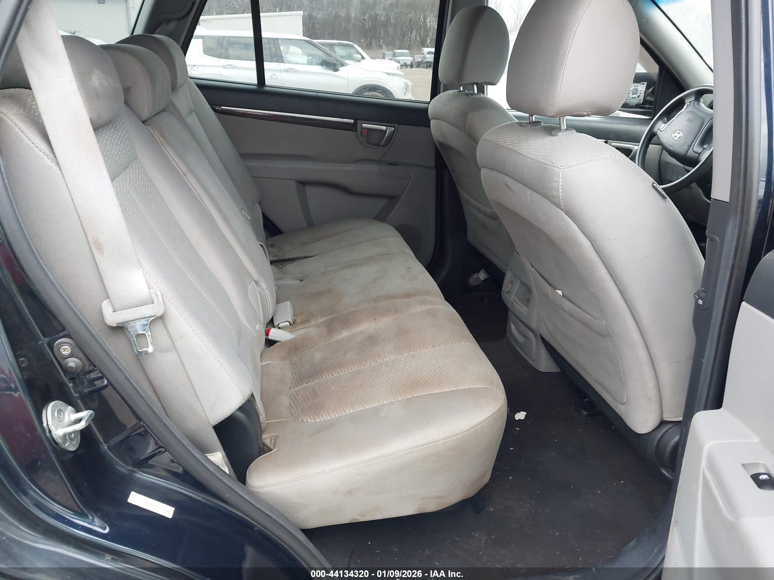 HYUNDAI SANTA image 8