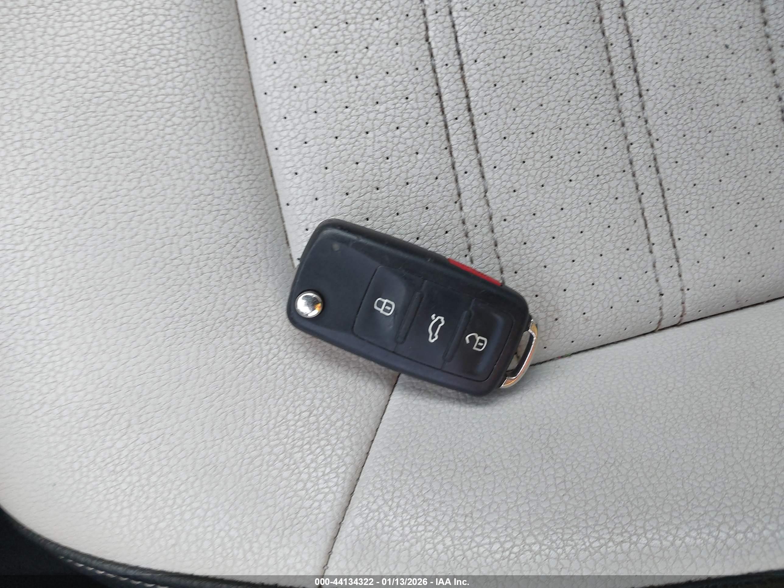 VOLKSWAGEN JETTA image 11
