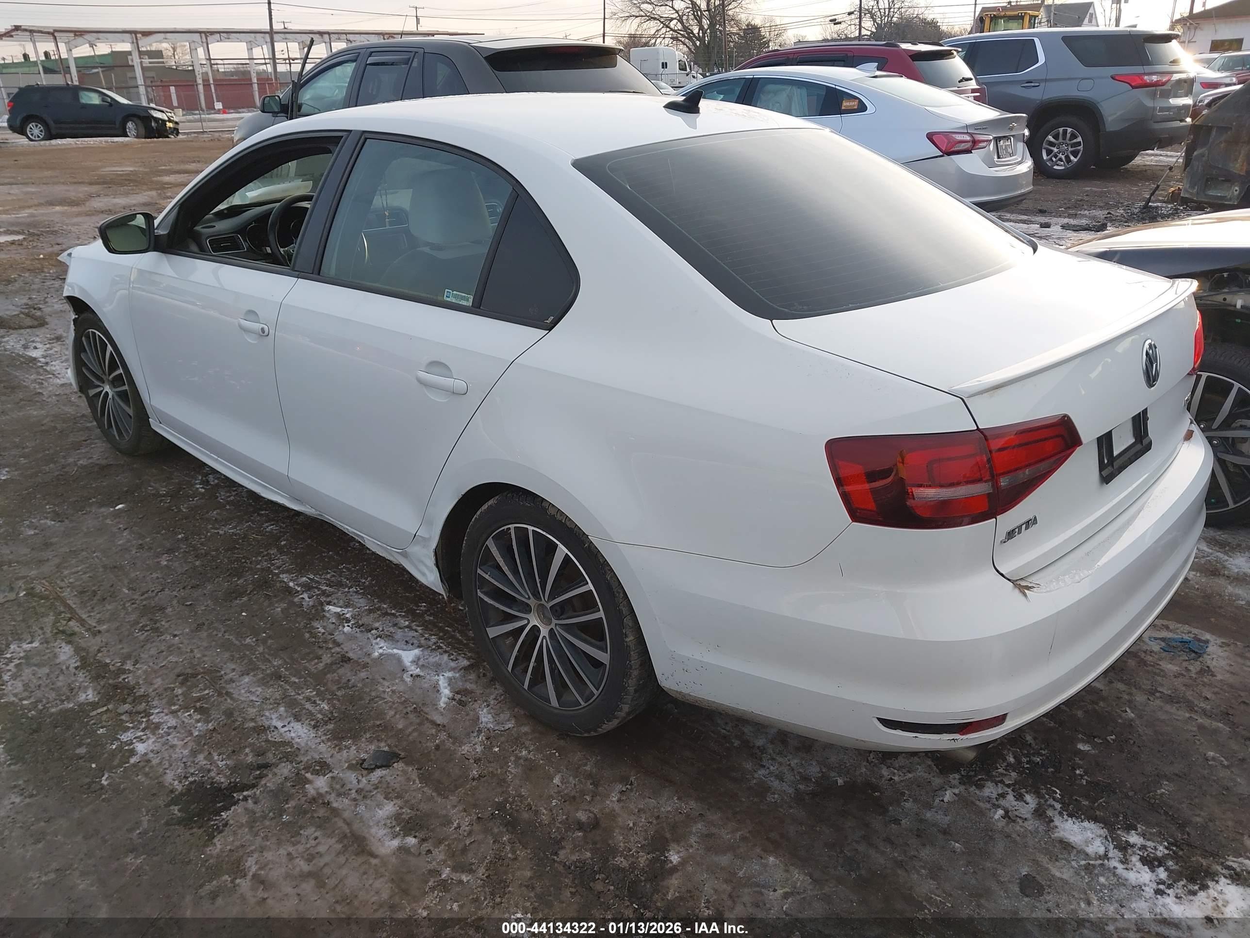 VOLKSWAGEN JETTA image 3