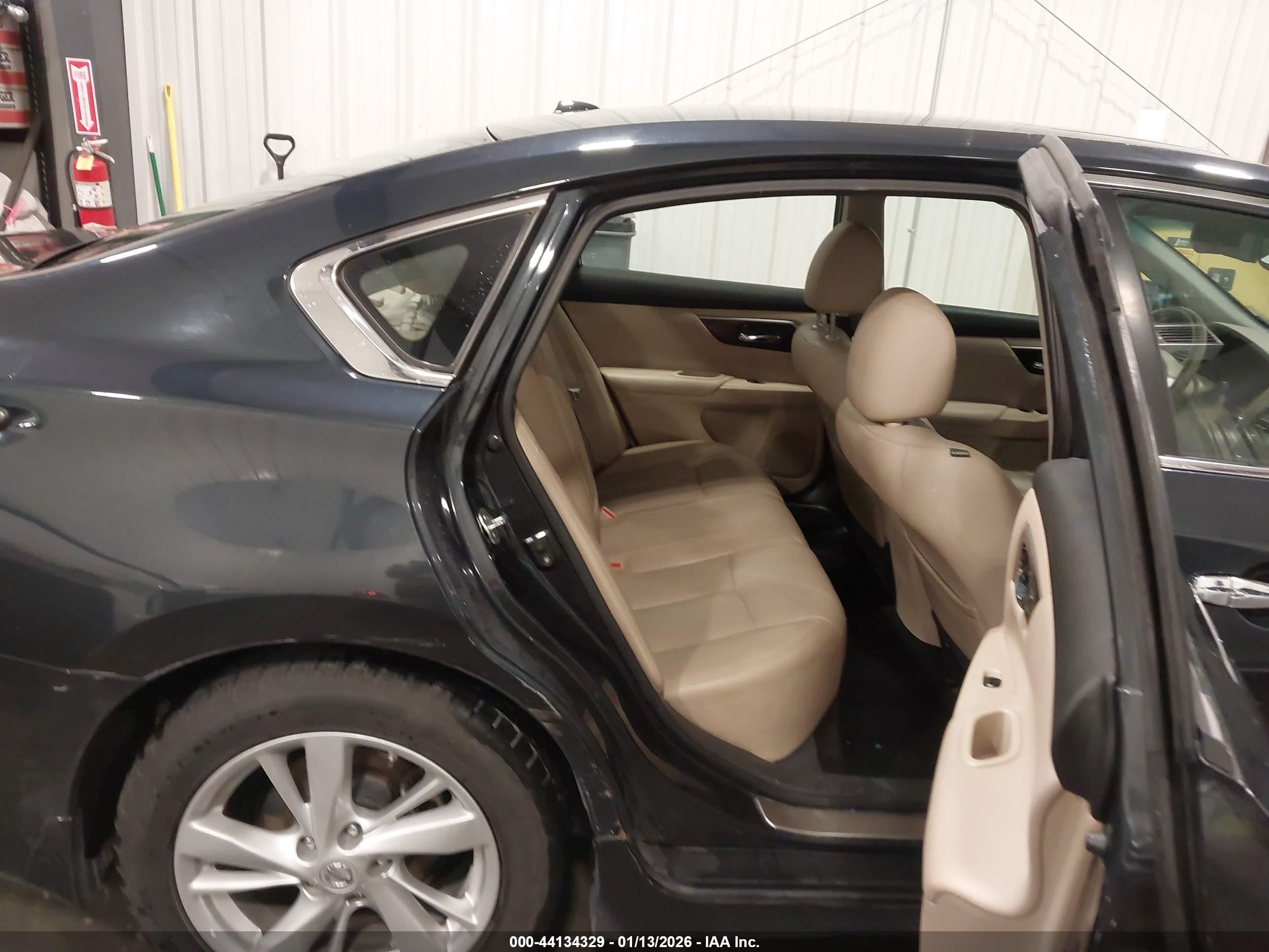 NISSAN ALTIMA image 8