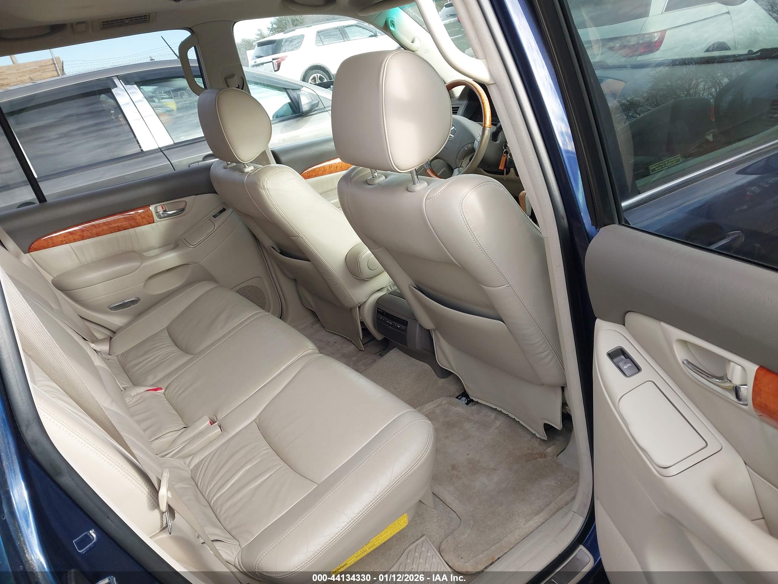 LEXUS GX image 8