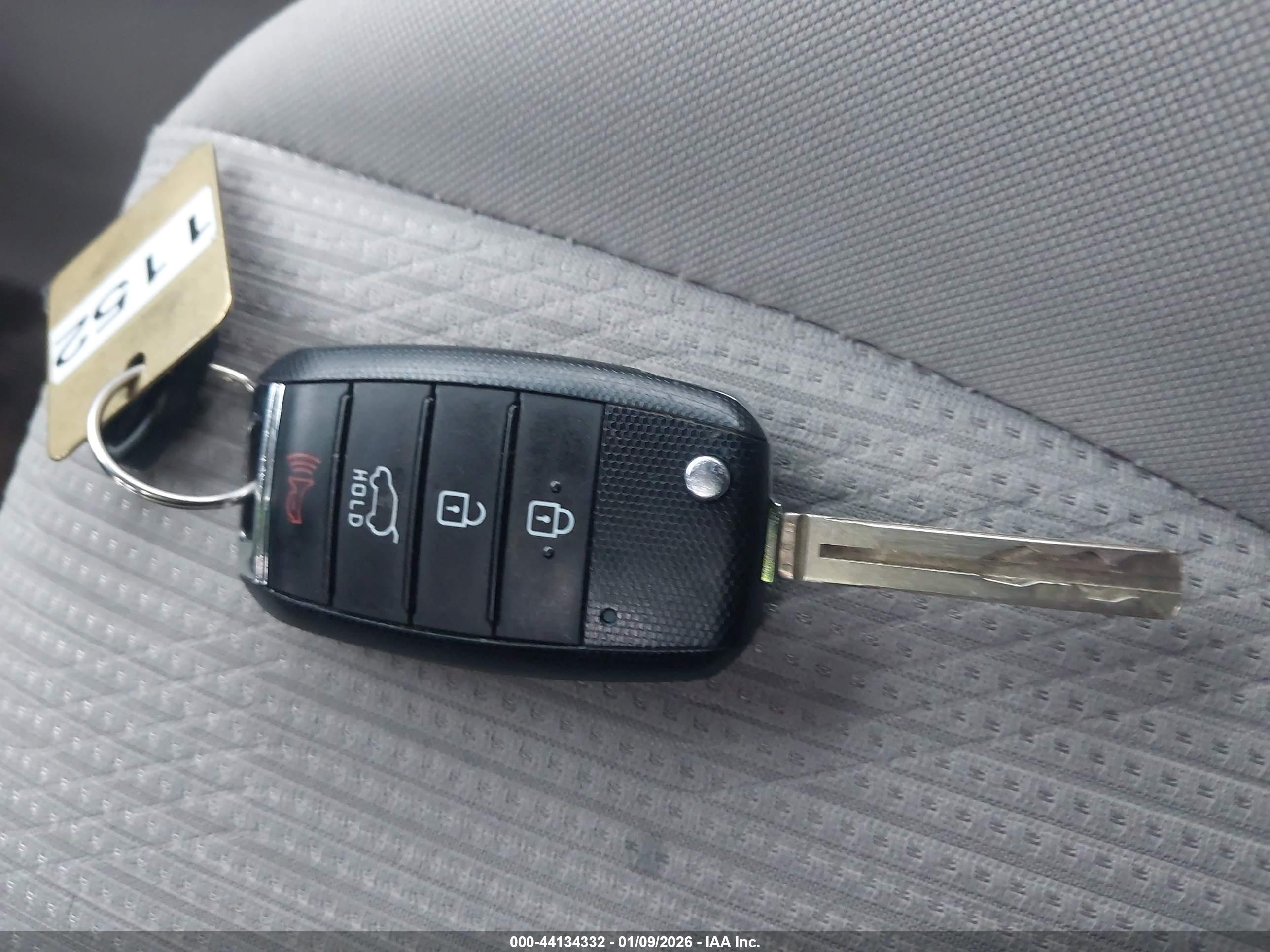KIA SEDONA image 11