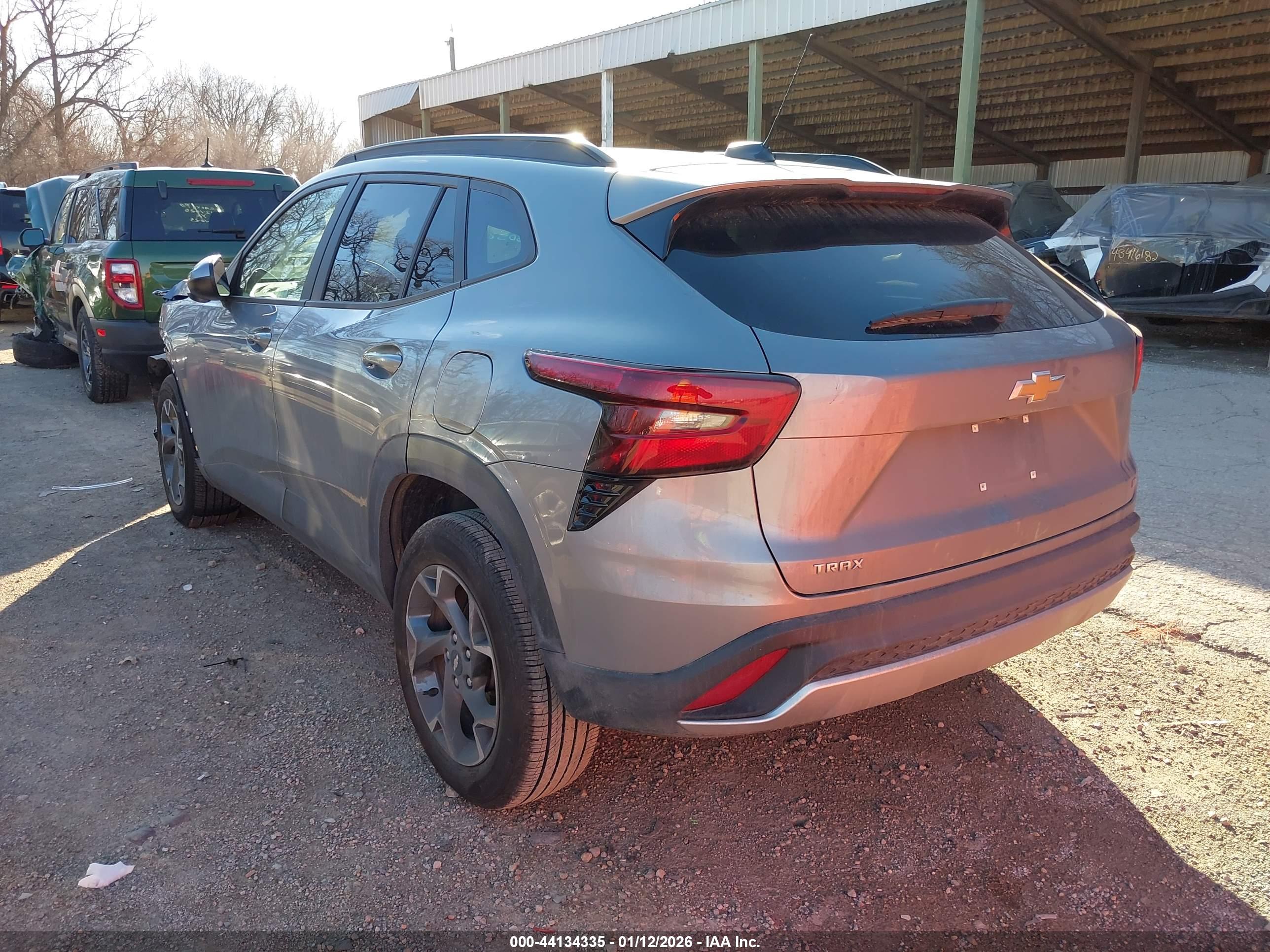 CHEVROLET TRAX image 3