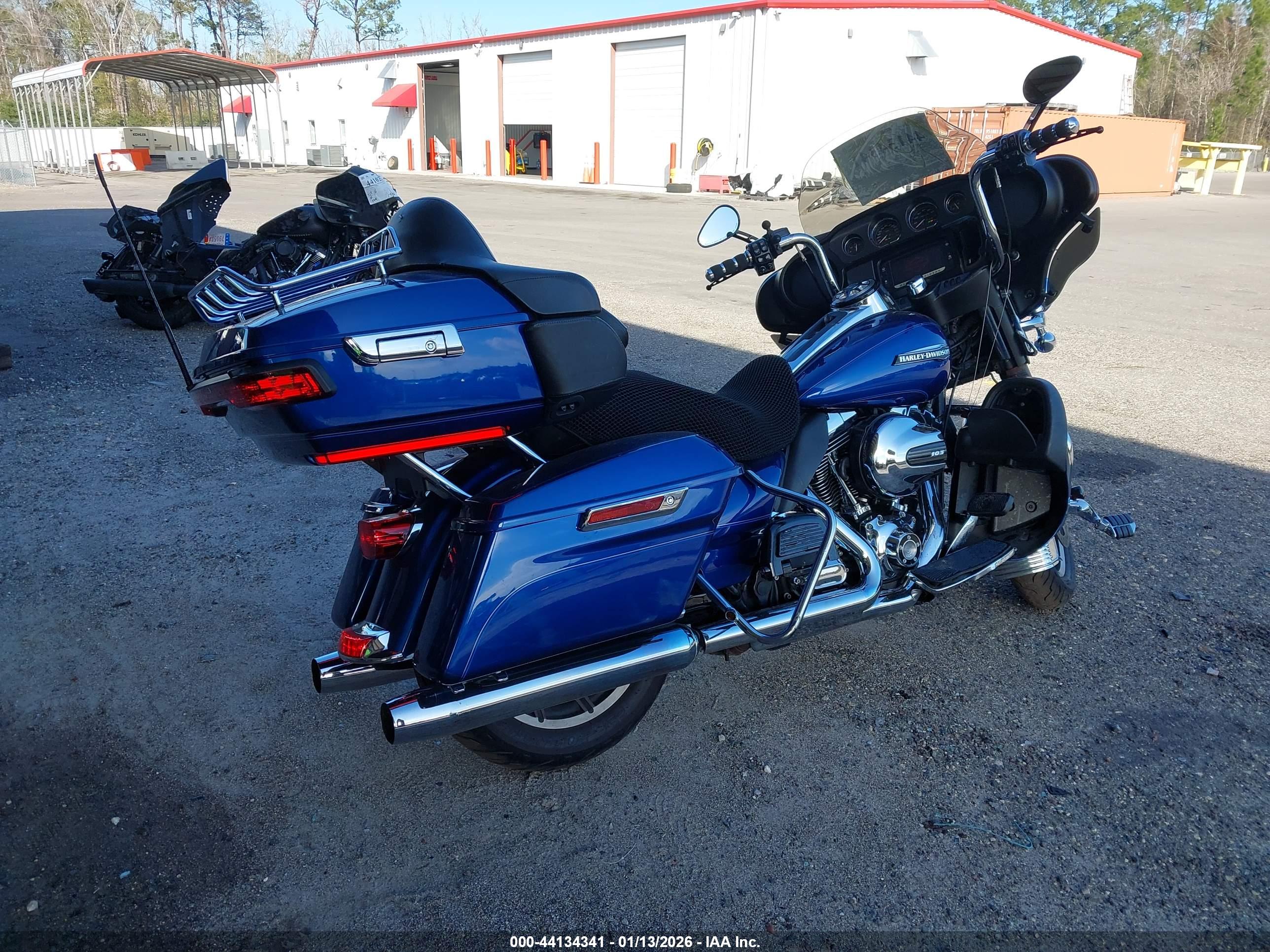 HARLEY-DAVIDSON FLHTCU image 4