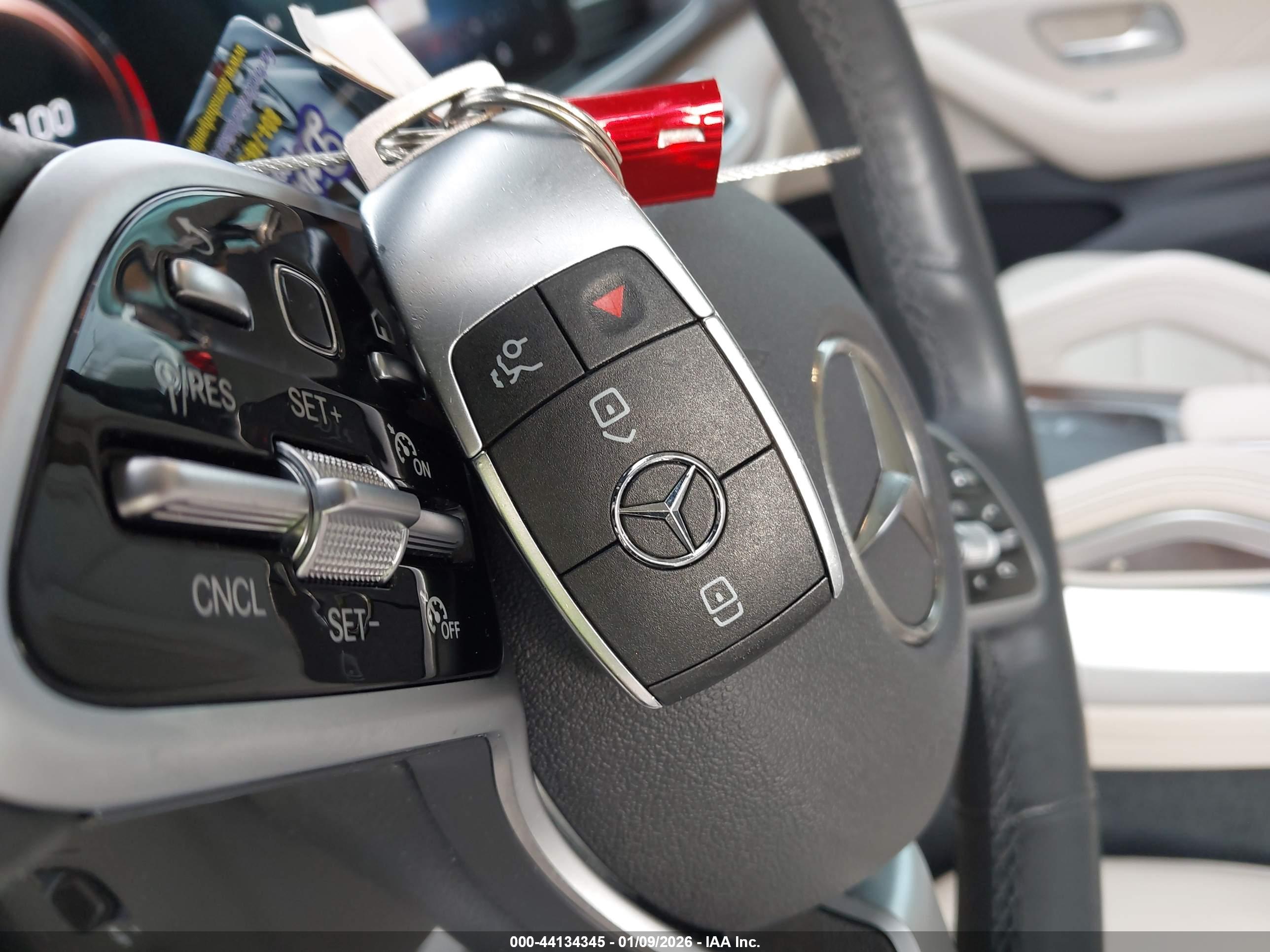 MERCEDES-BENZ GLE image 11