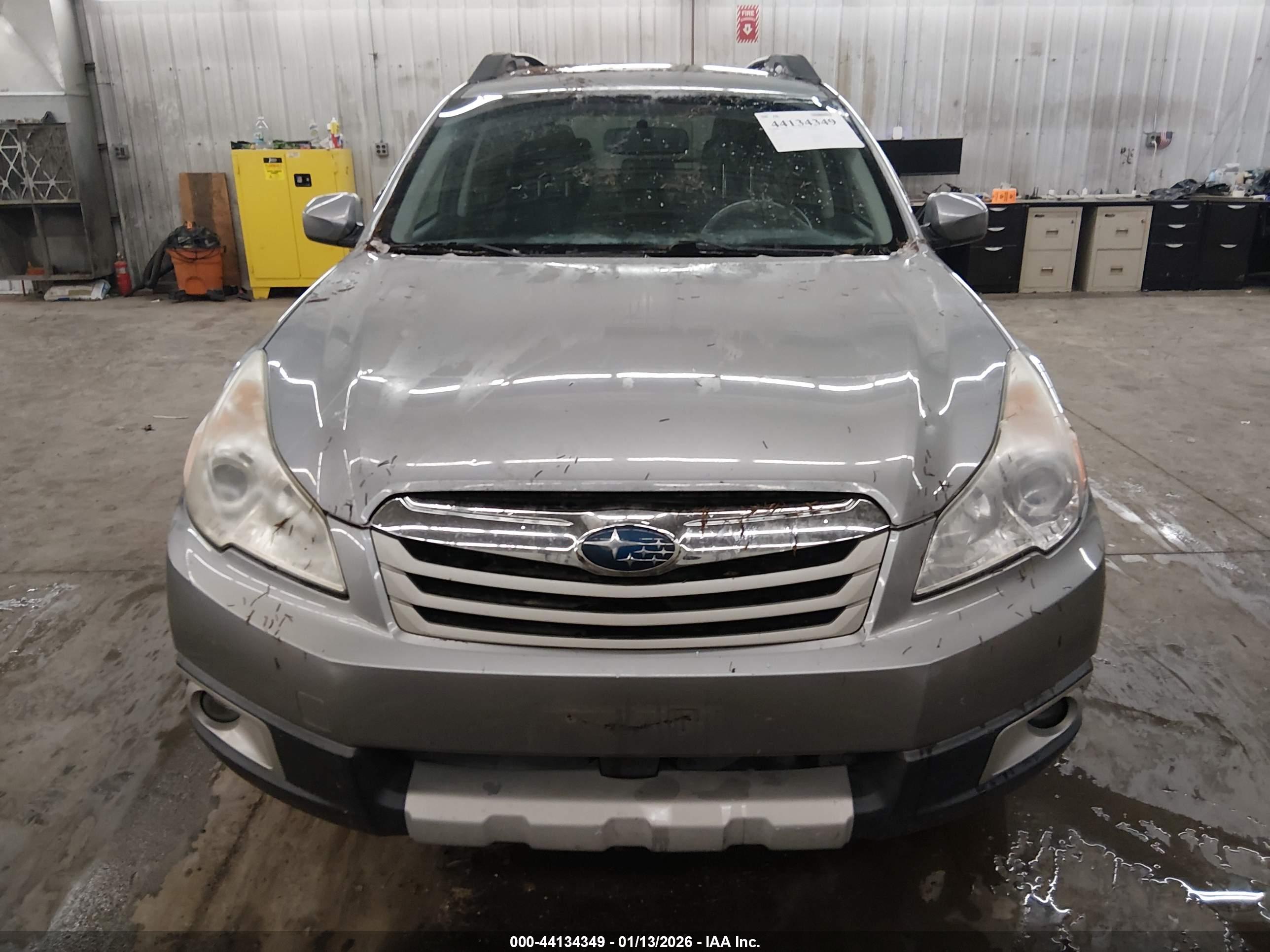SUBARU OUTBACK image 6