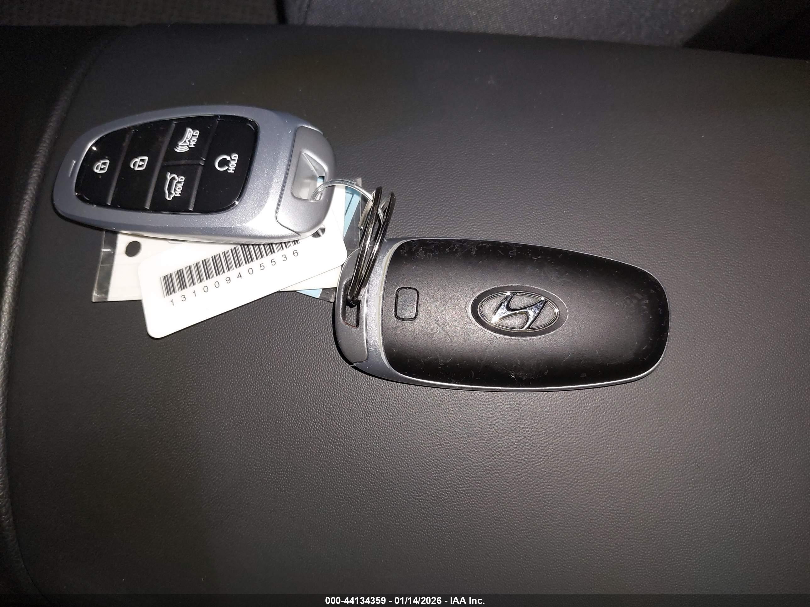 HYUNDAI SANTA image 11