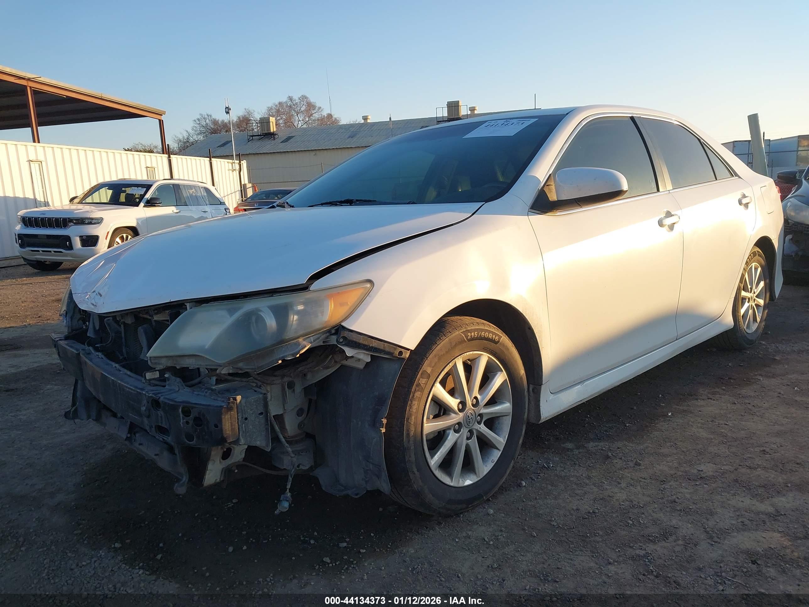 TOYOTA CAMRY image 2