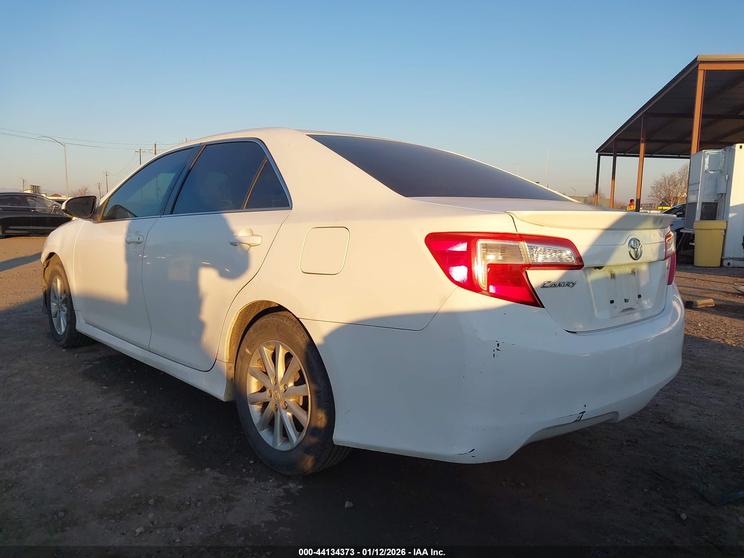 TOYOTA CAMRY image 3