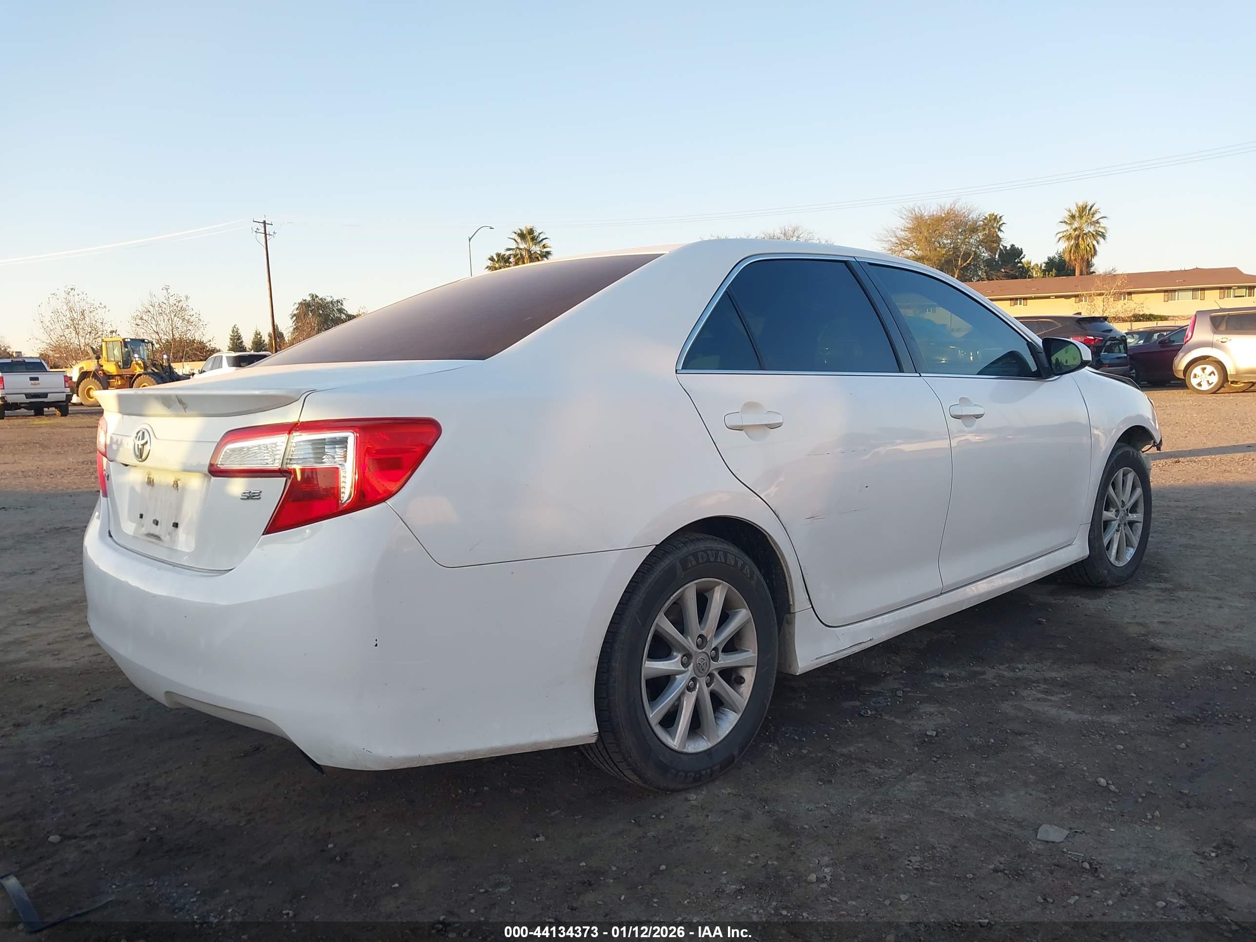TOYOTA CAMRY image 4
