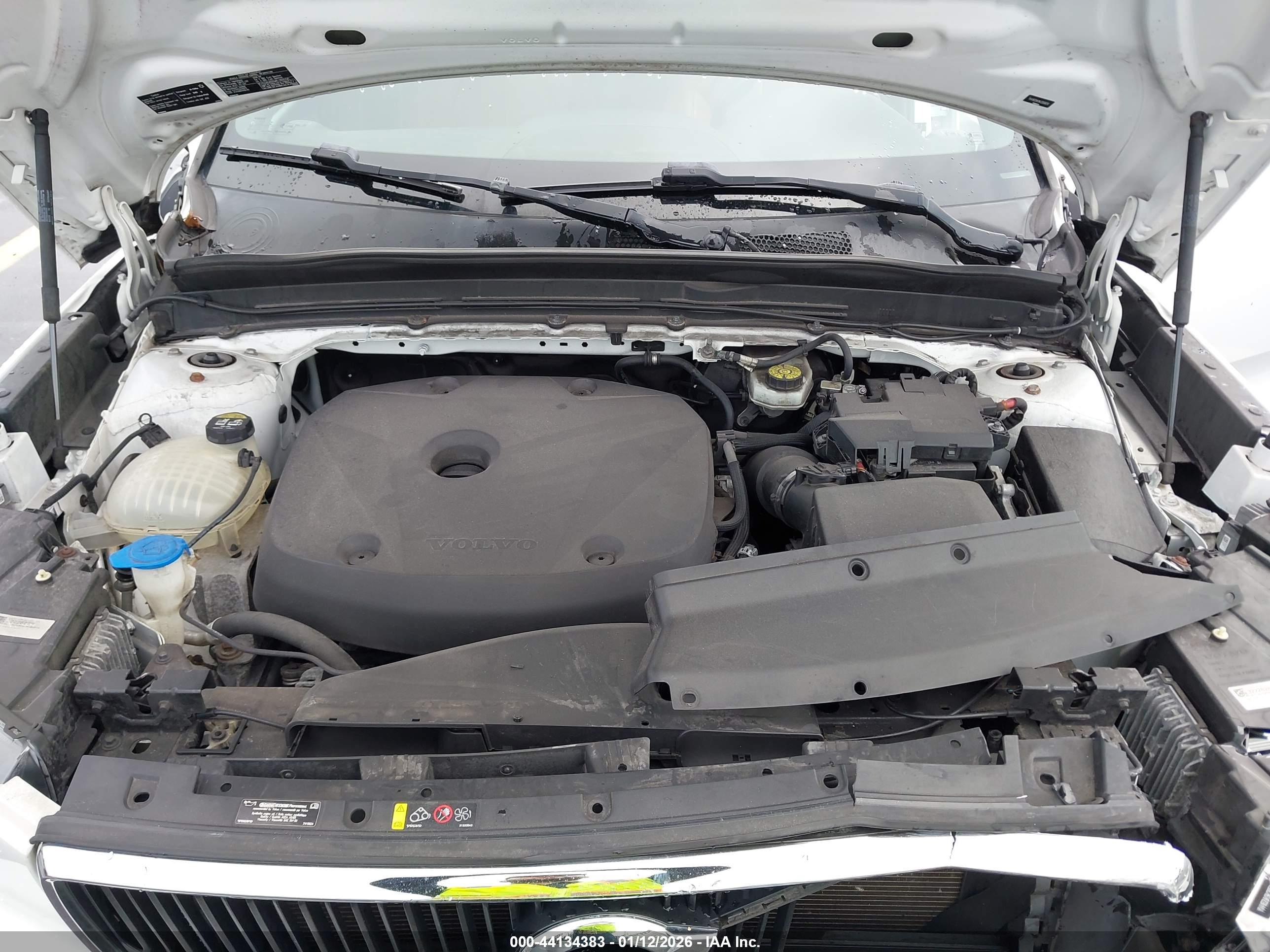 VOLVO XC40 image 10