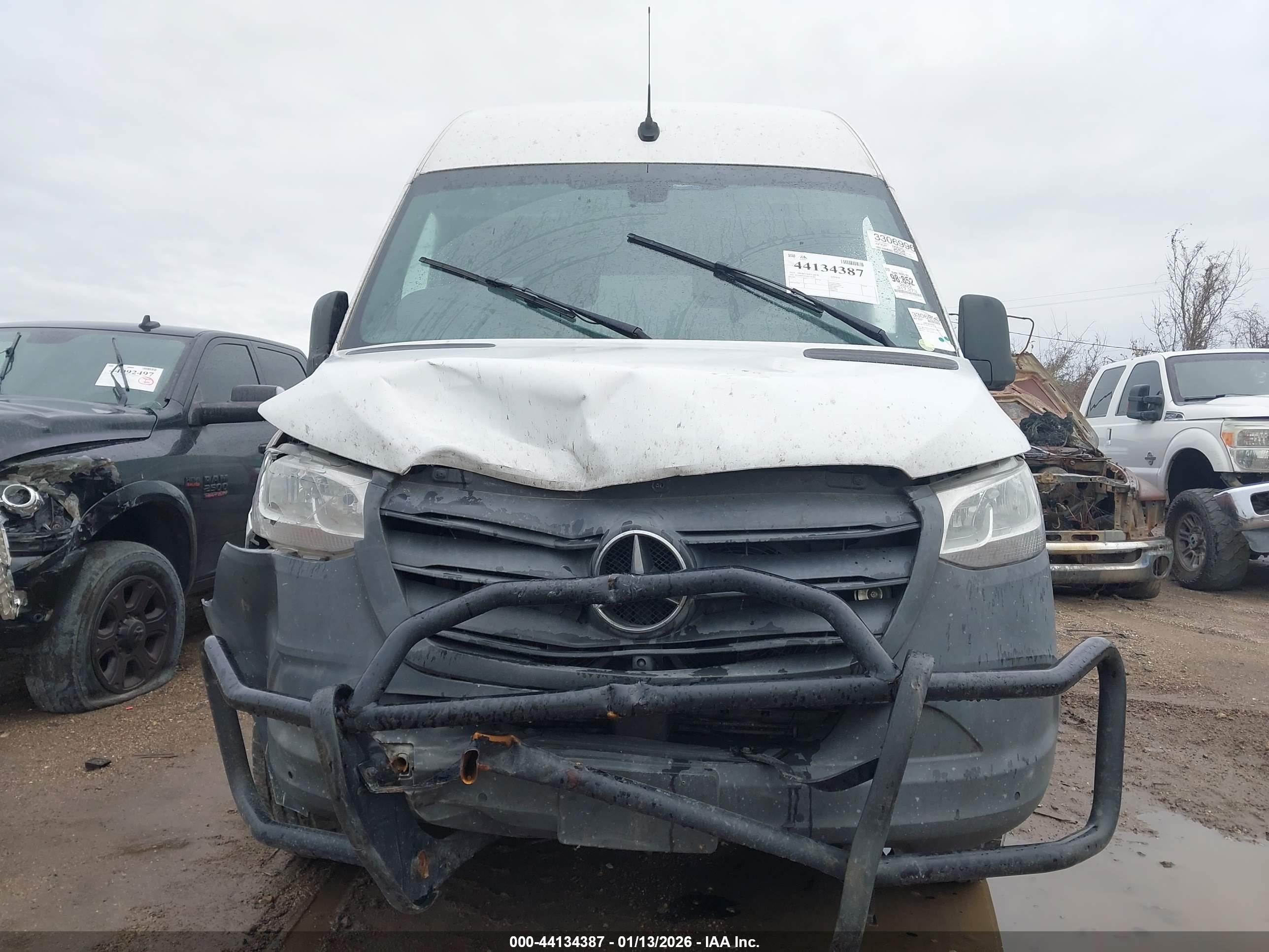 MERCEDES BENZ image 6