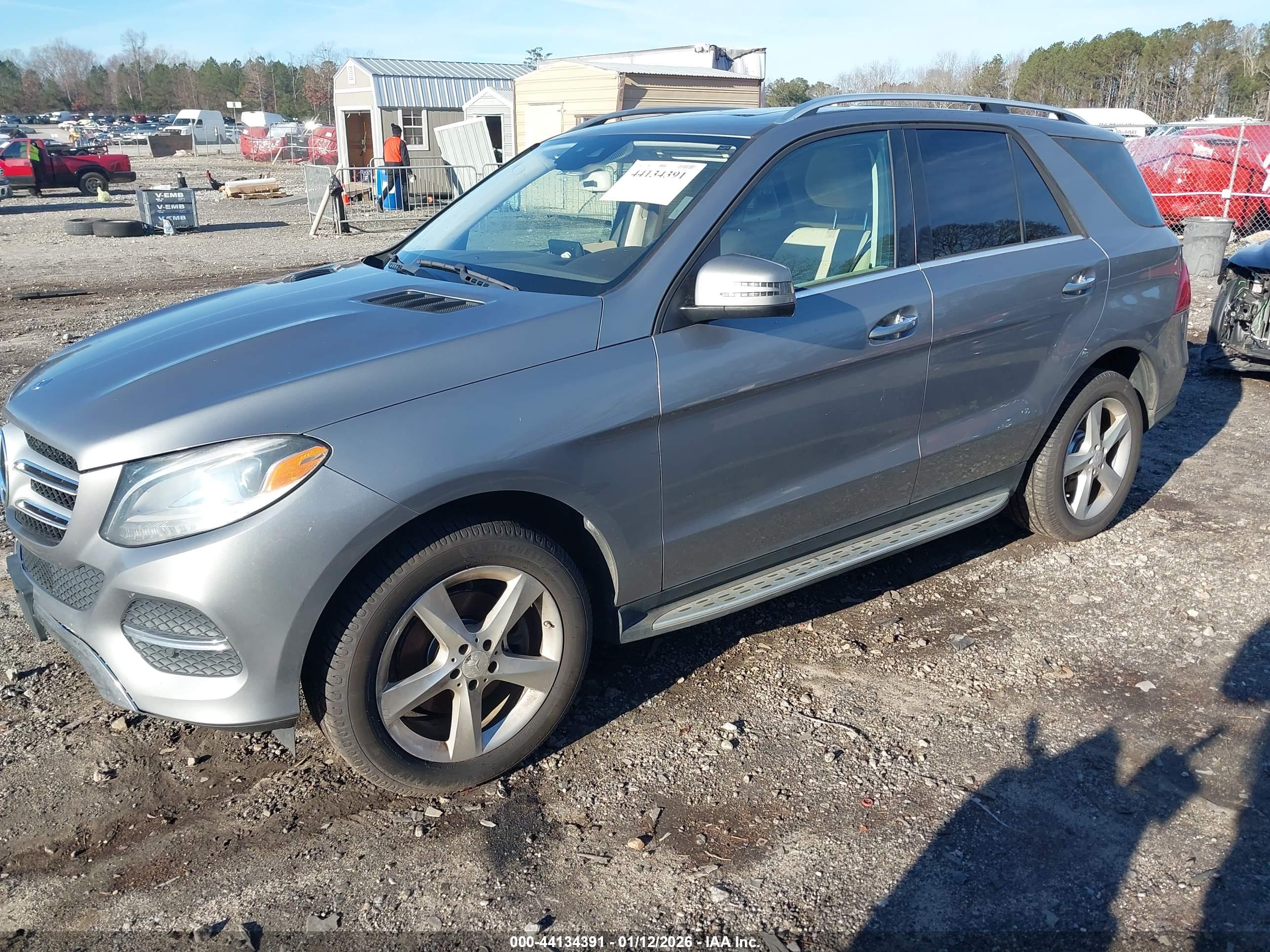 MERCEDES-BENZ GLE image 2