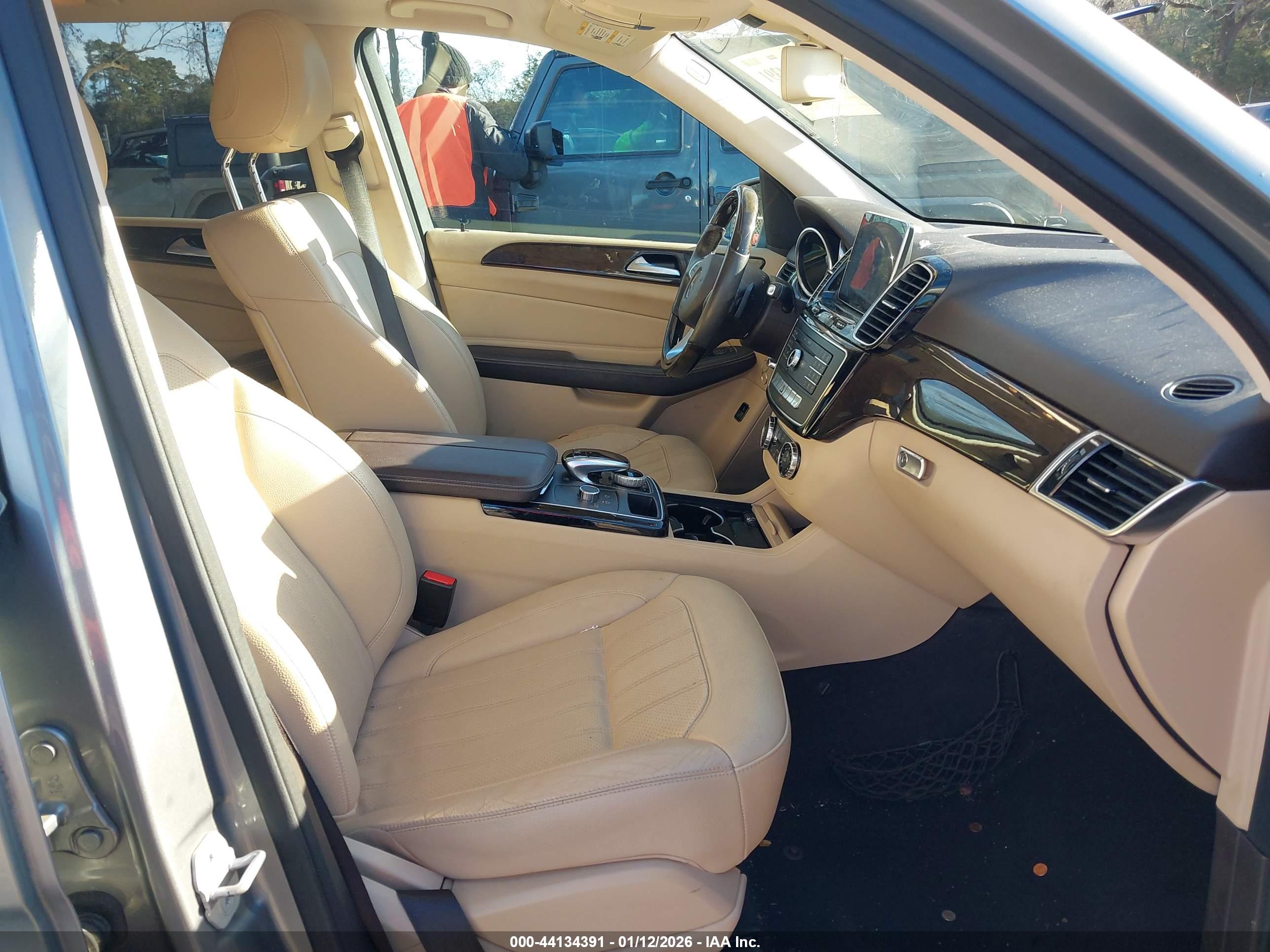 MERCEDES-BENZ GLE image 5