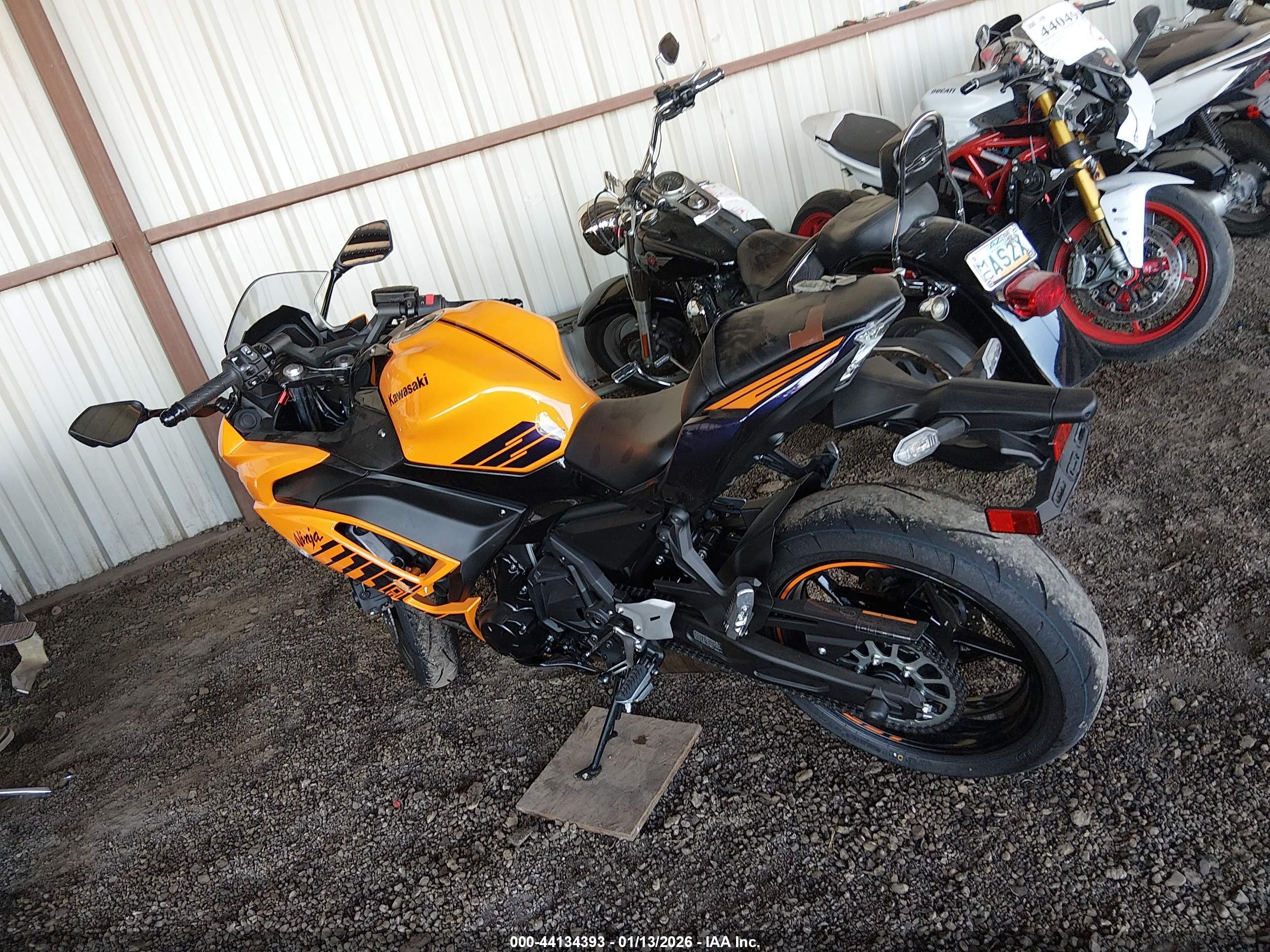 KAWASAKI EX650 image 3