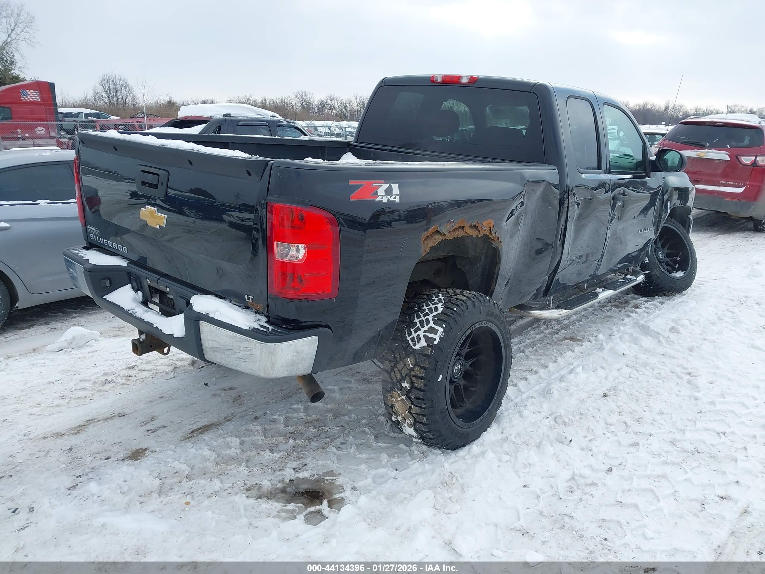 CHEVROLET SILVERADO image 4