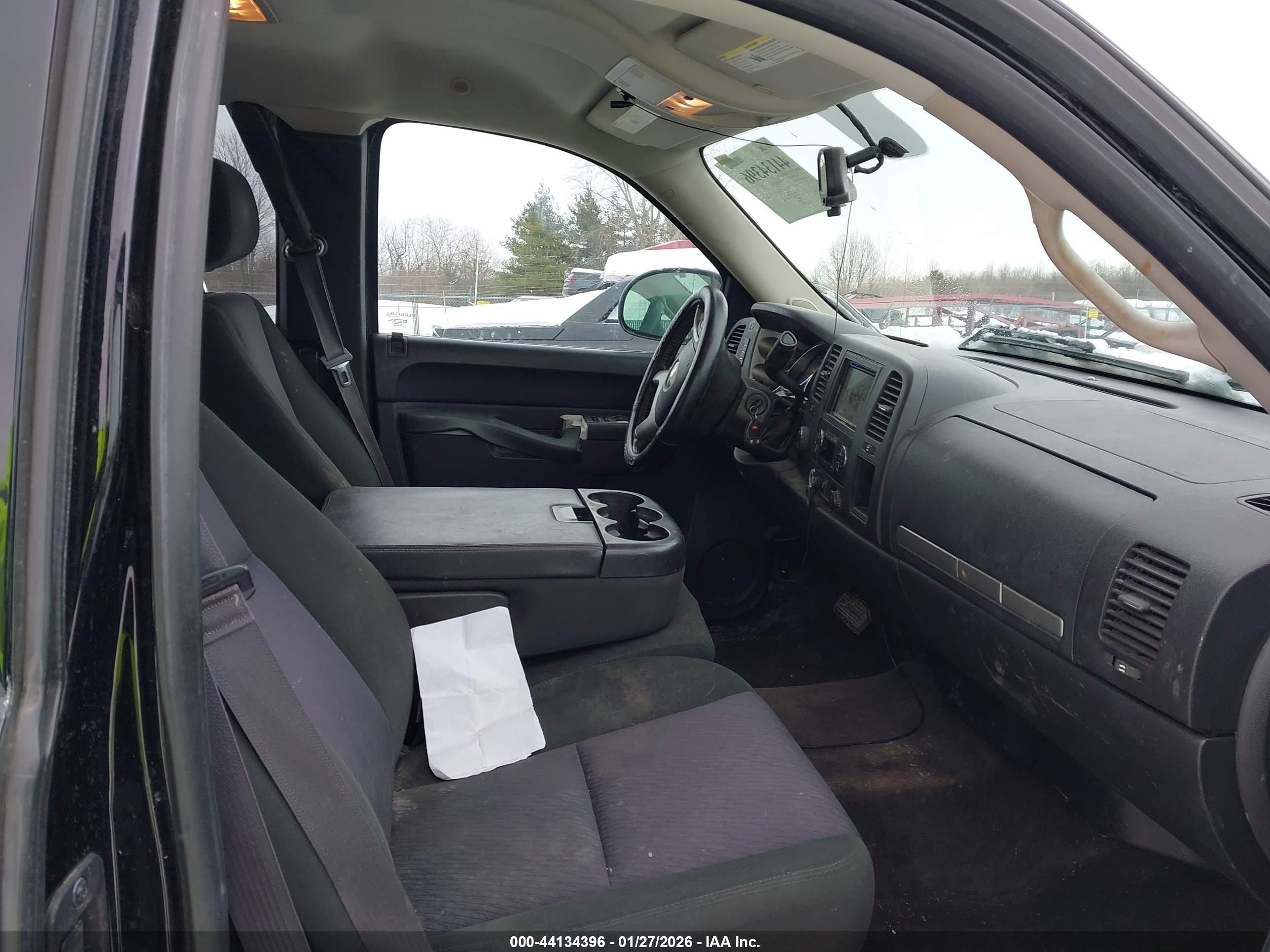 CHEVROLET SILVERADO image 5