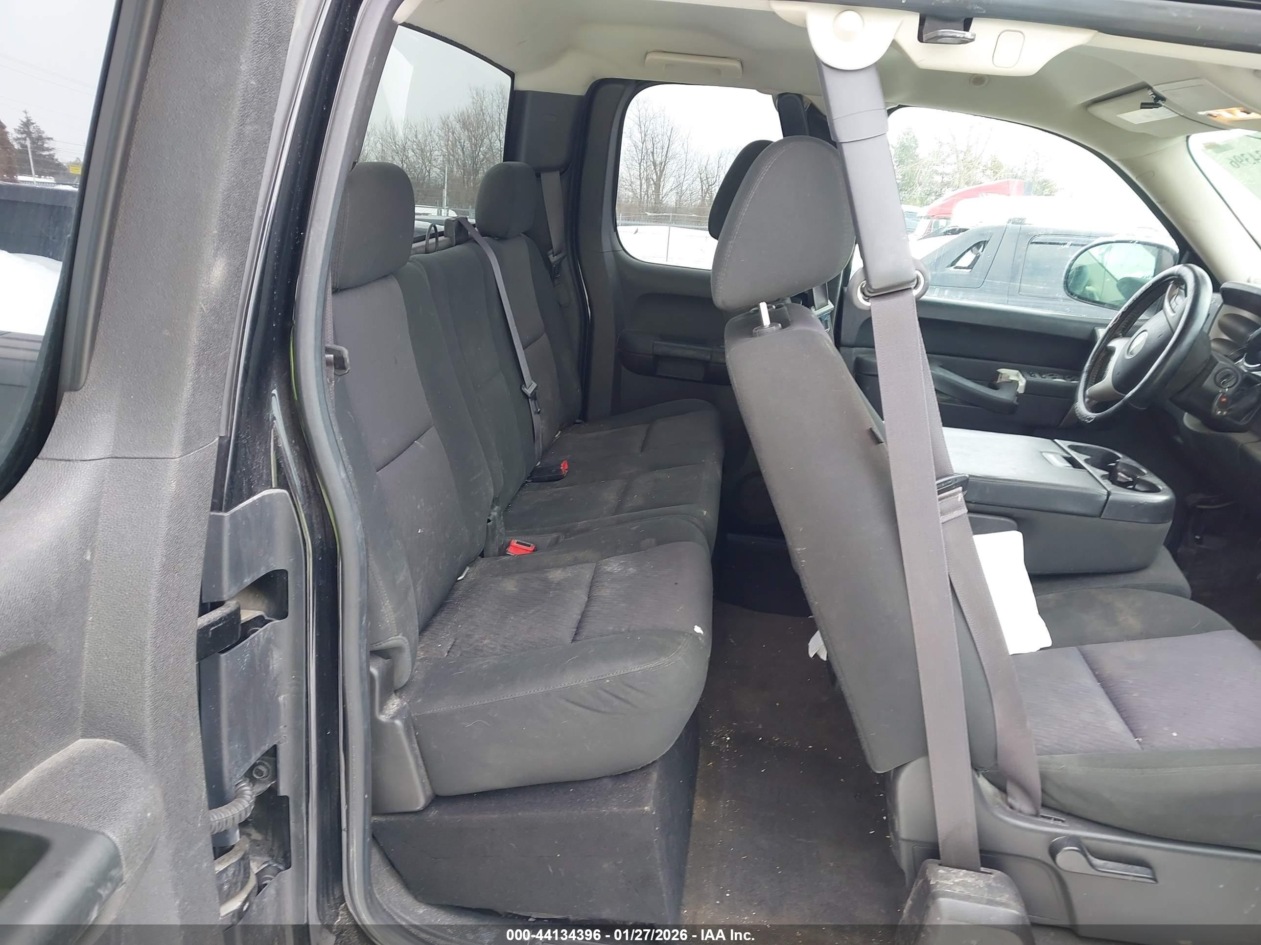 CHEVROLET SILVERADO image 8