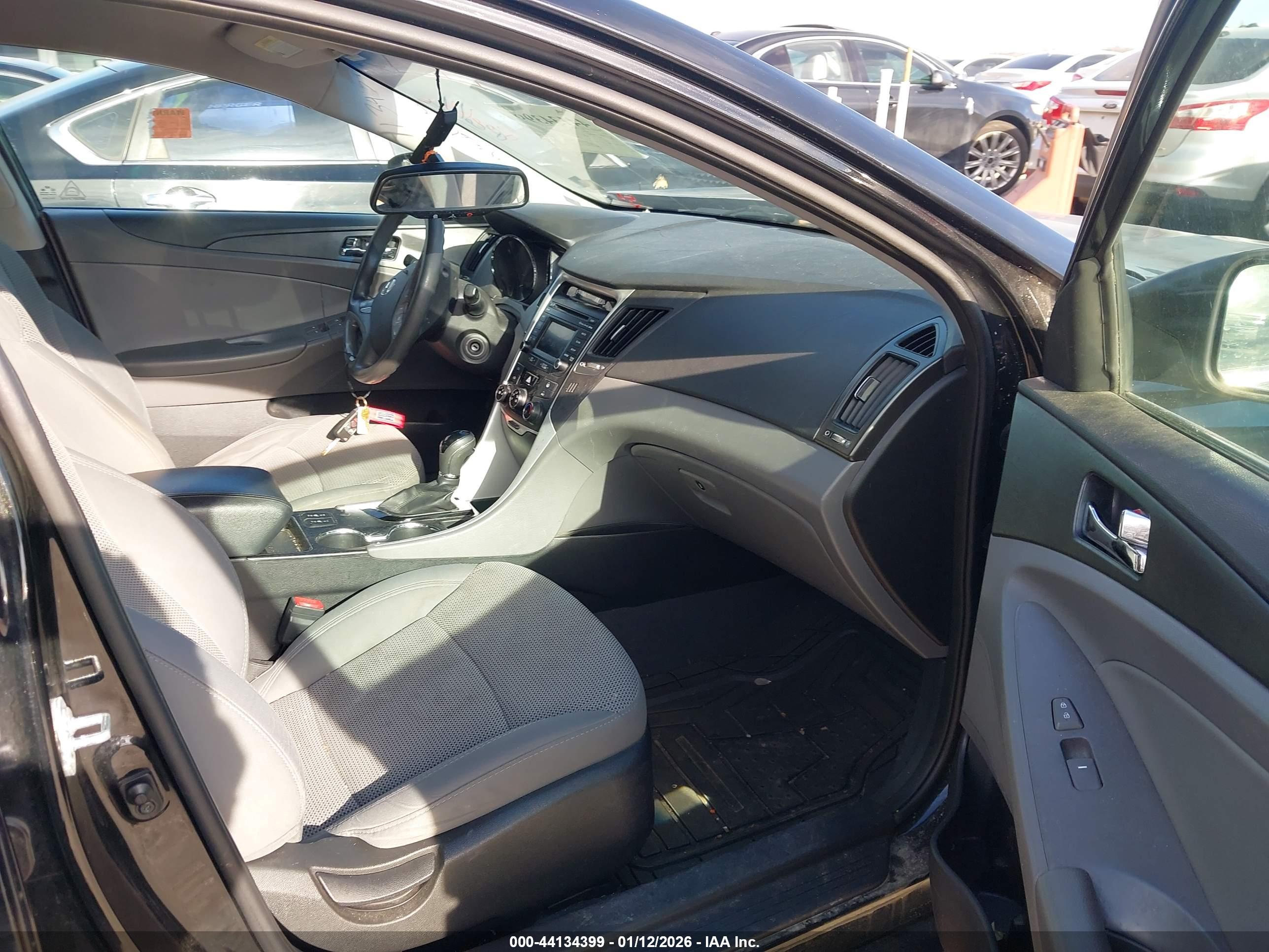 HYUNDAI SONATA image 5