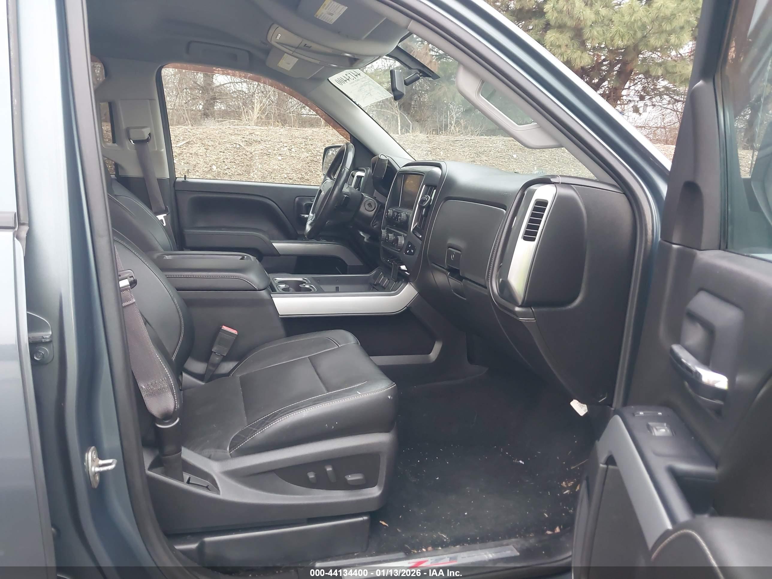 CHEVROLET SILVERADO image 5