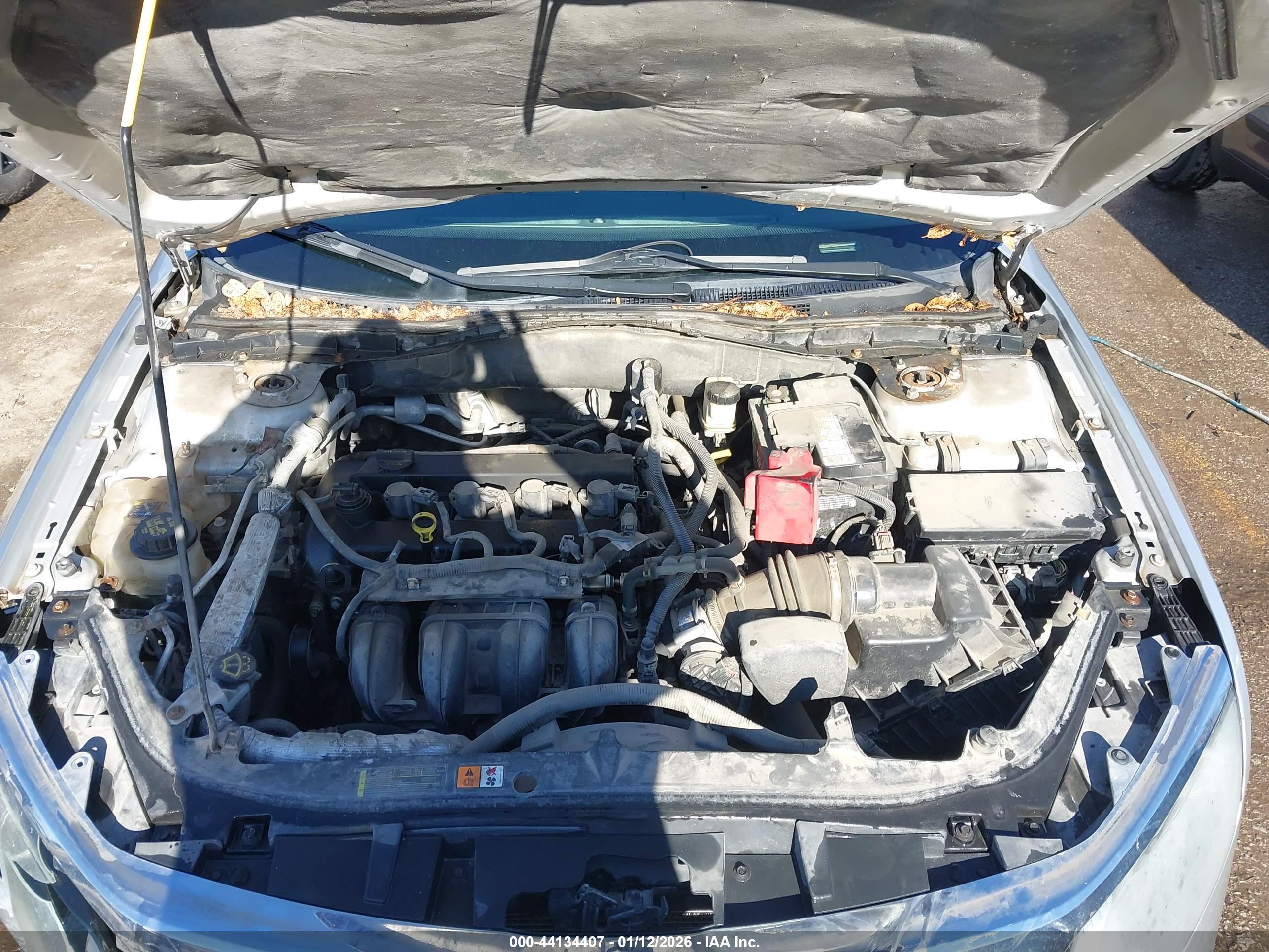 FORD FUSION image 10