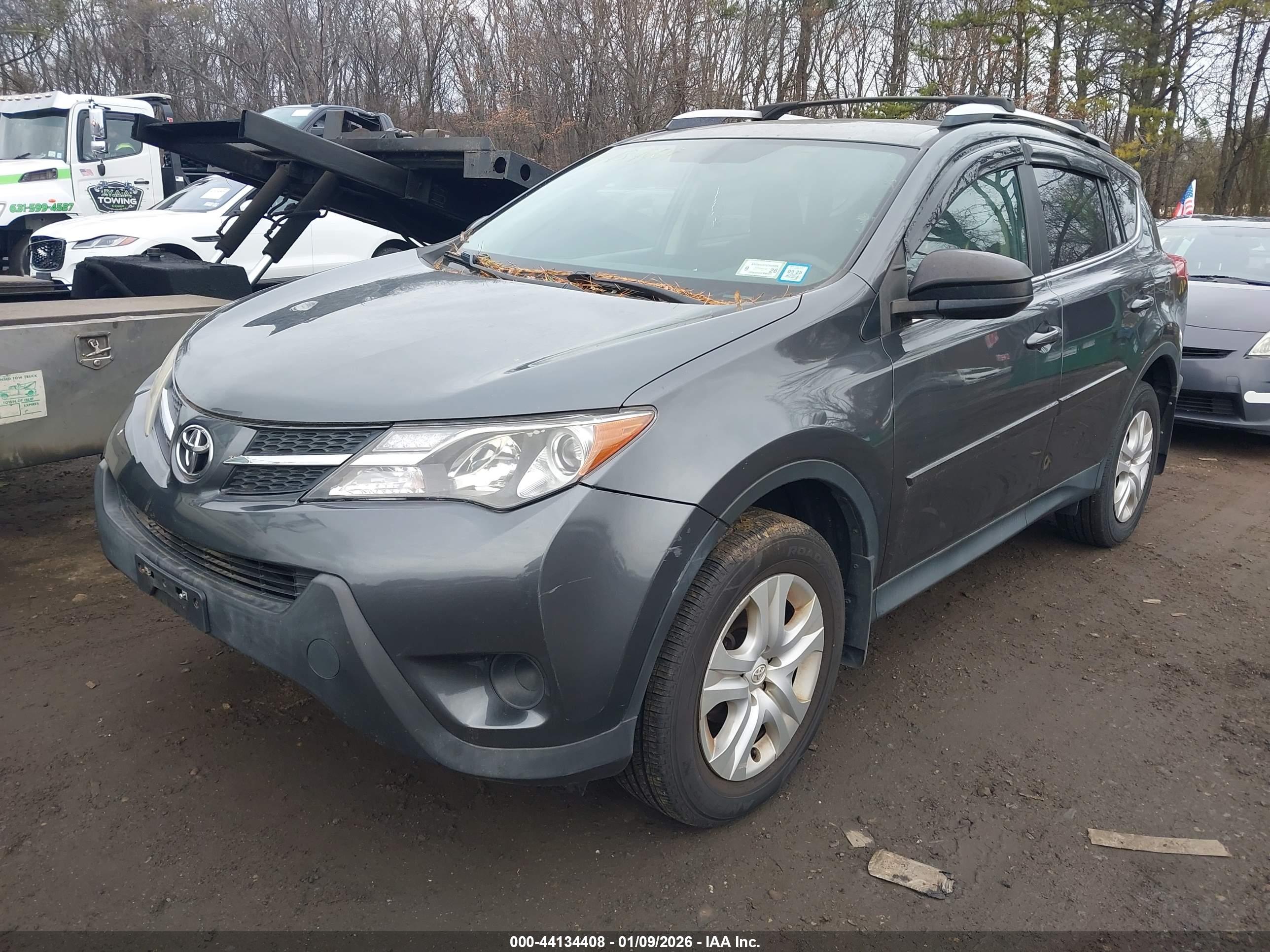 TOYOTA RAV4 image 2