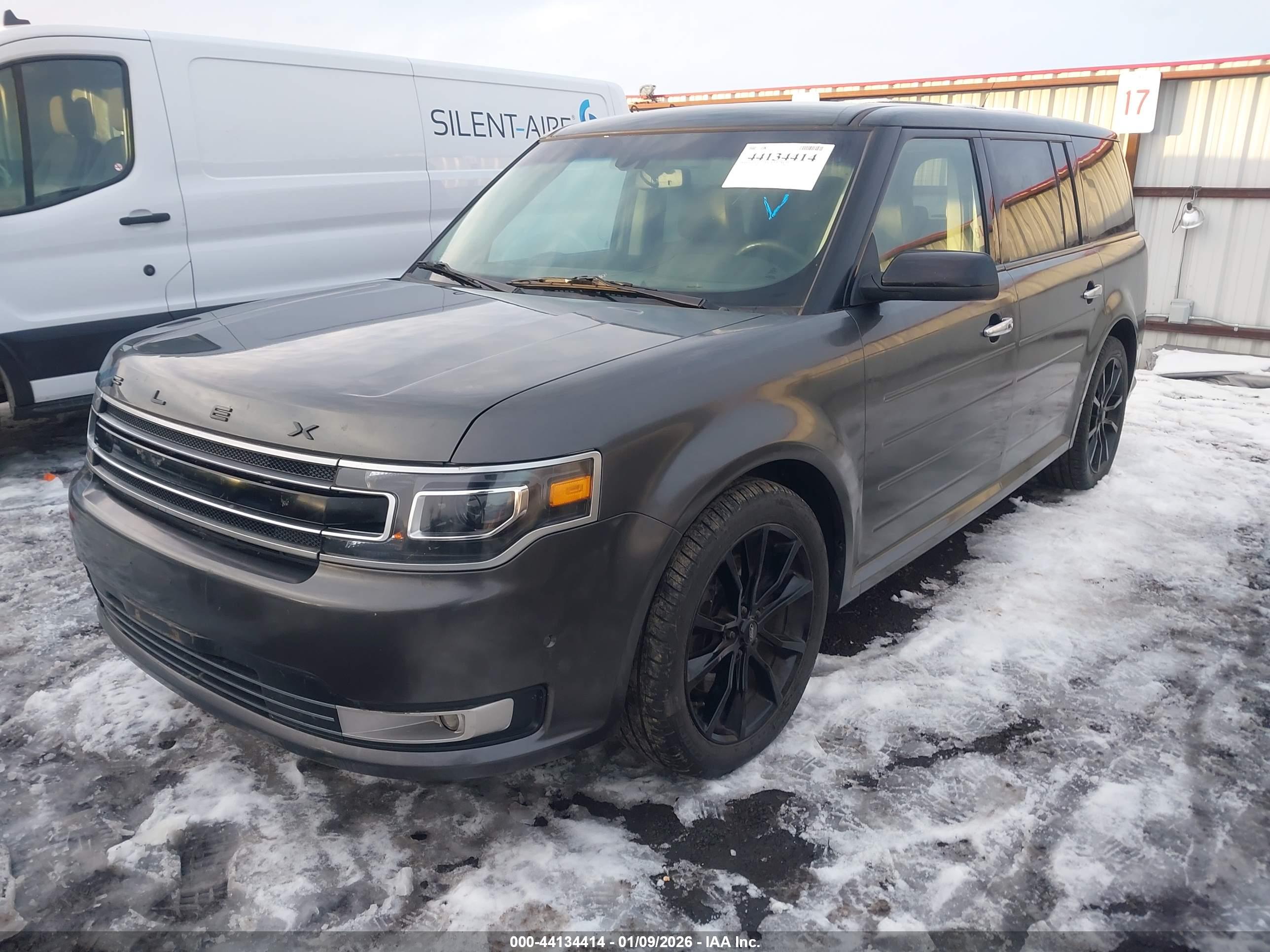 FORD FLEX image 2