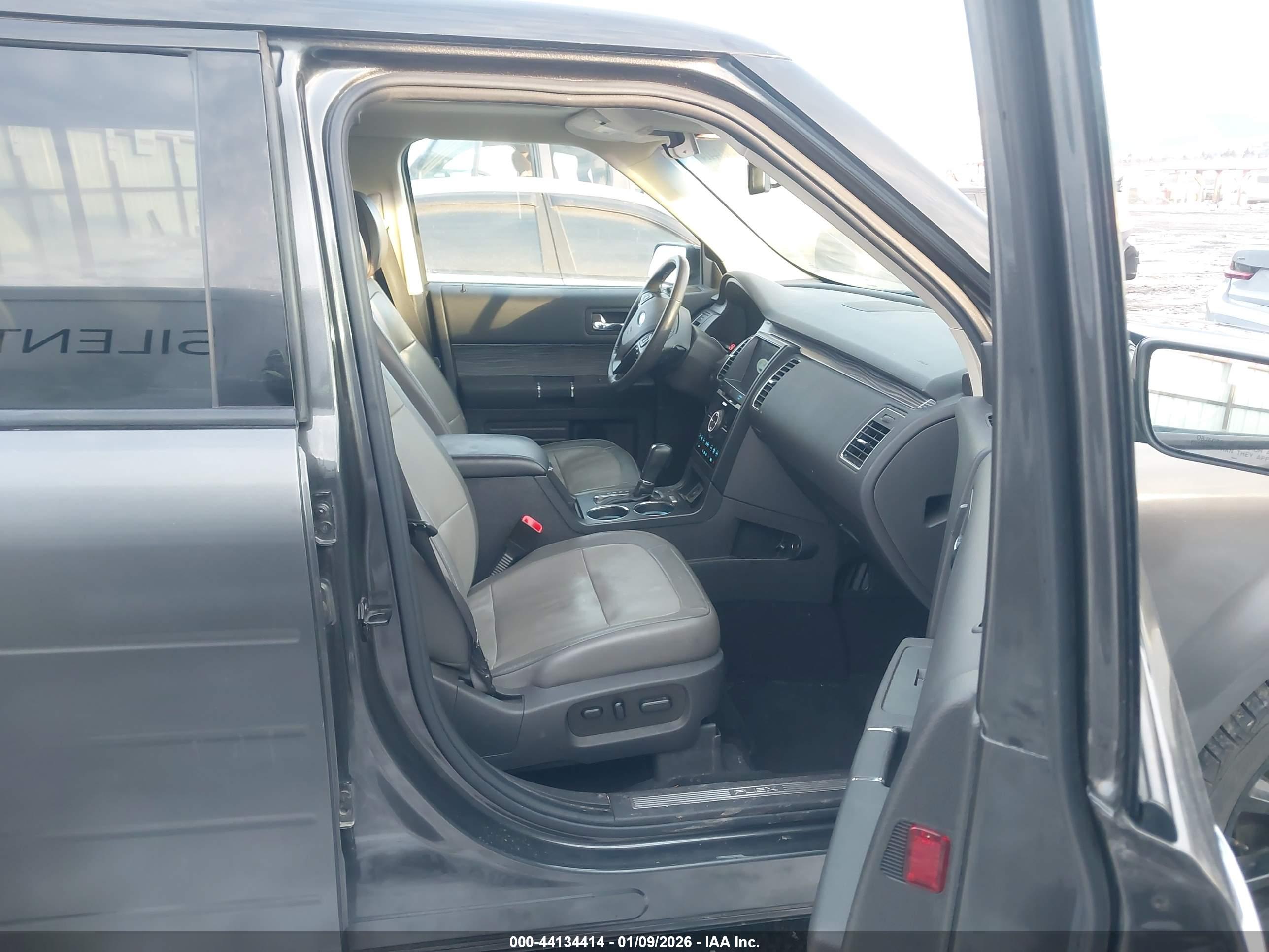 FORD FLEX image 5