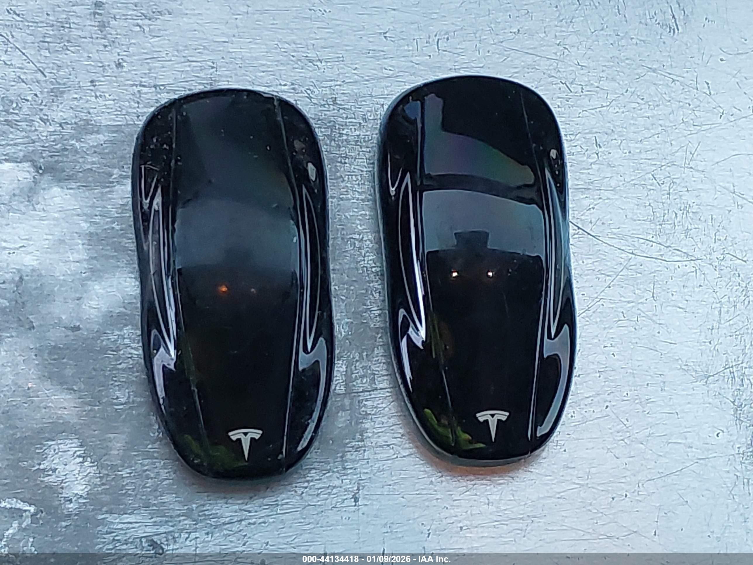 TESLA MODEL image 11