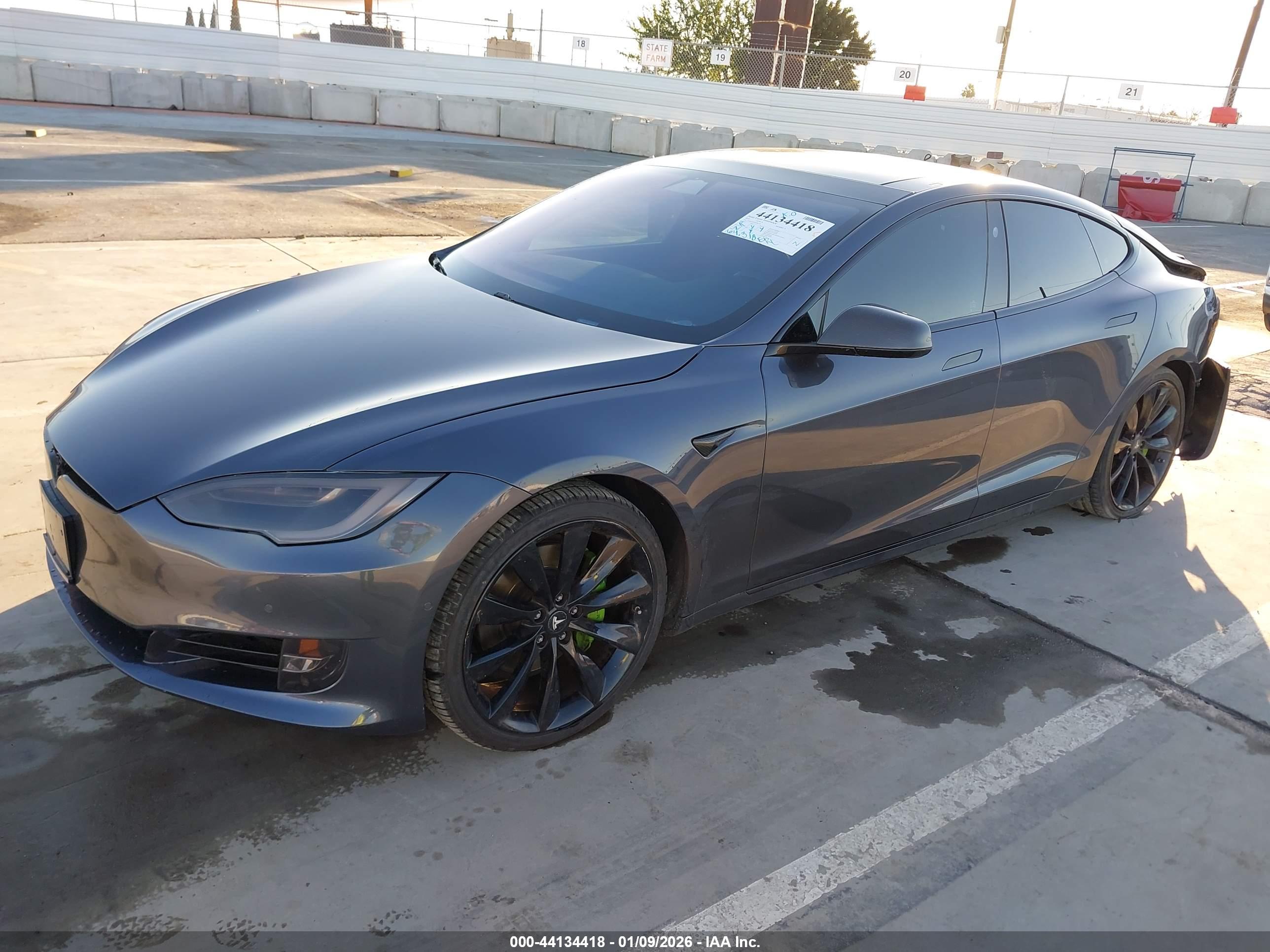 TESLA MODEL image 2