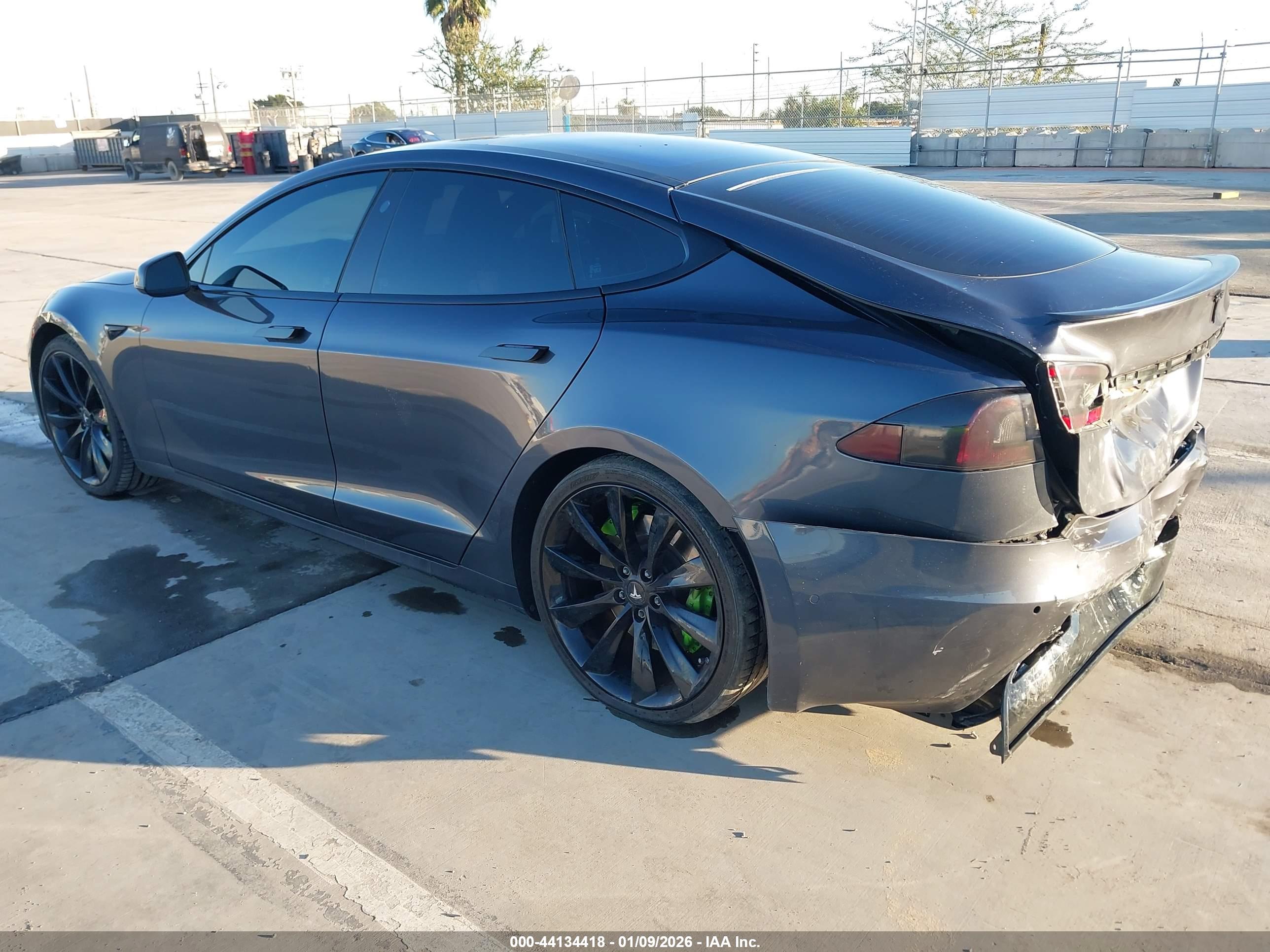 TESLA MODEL image 3