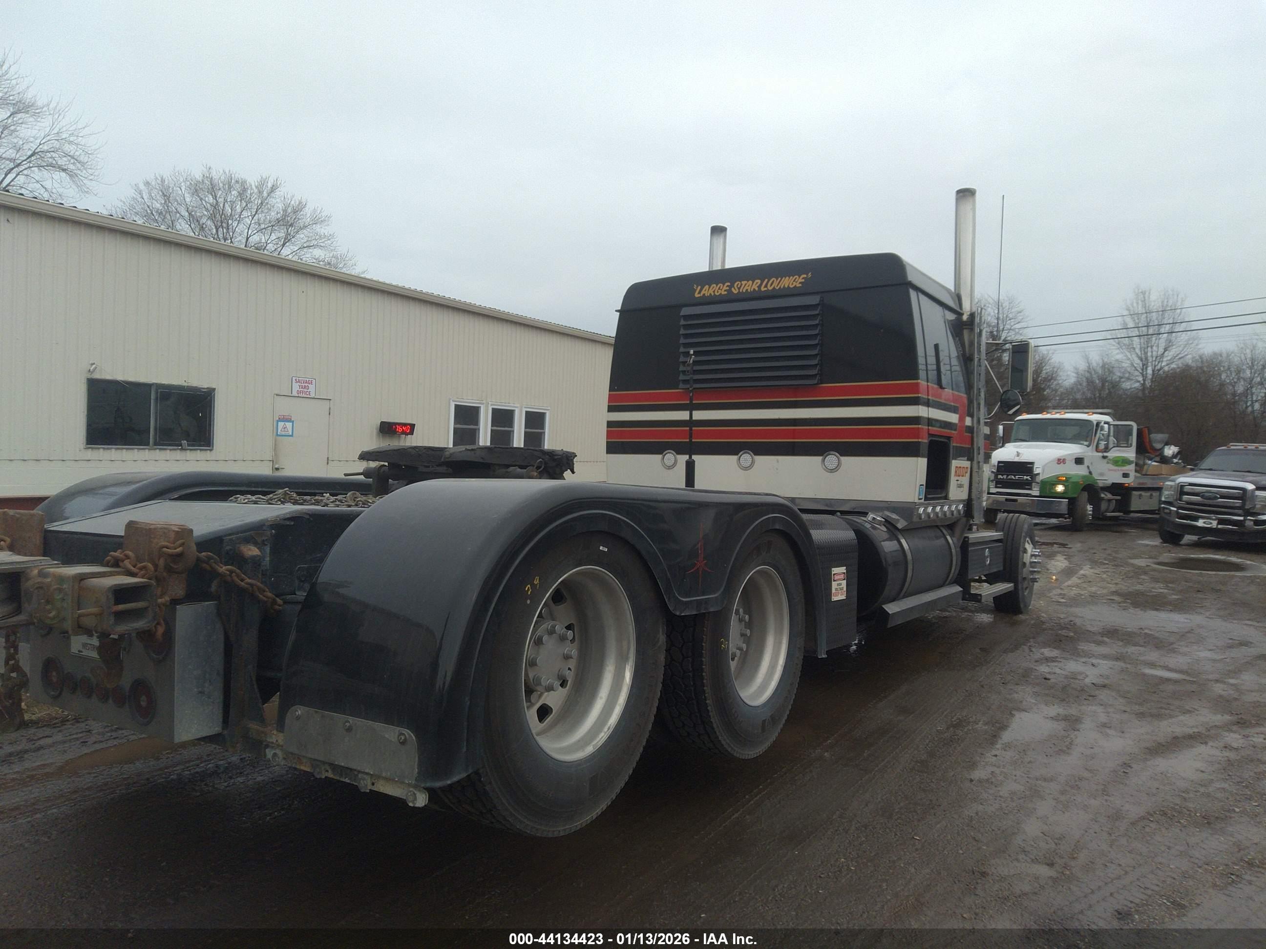 WESTERN STAR image 4