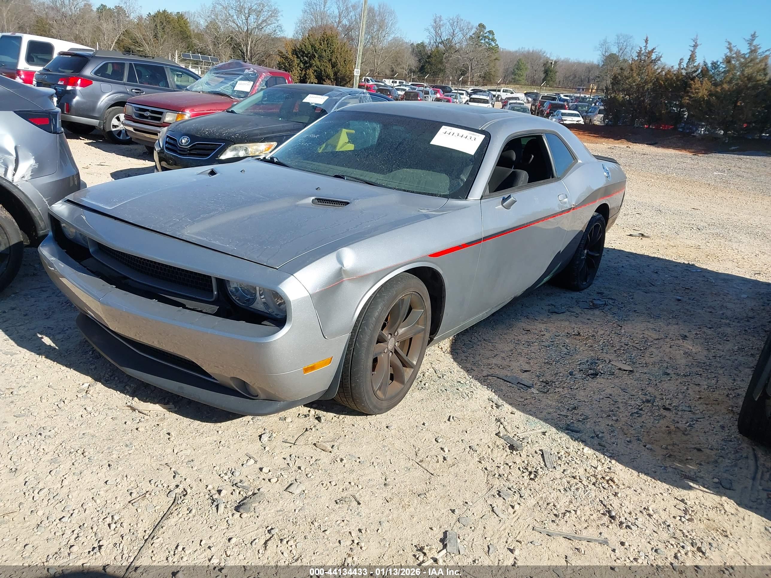 DODGE CHALLENGER image 2