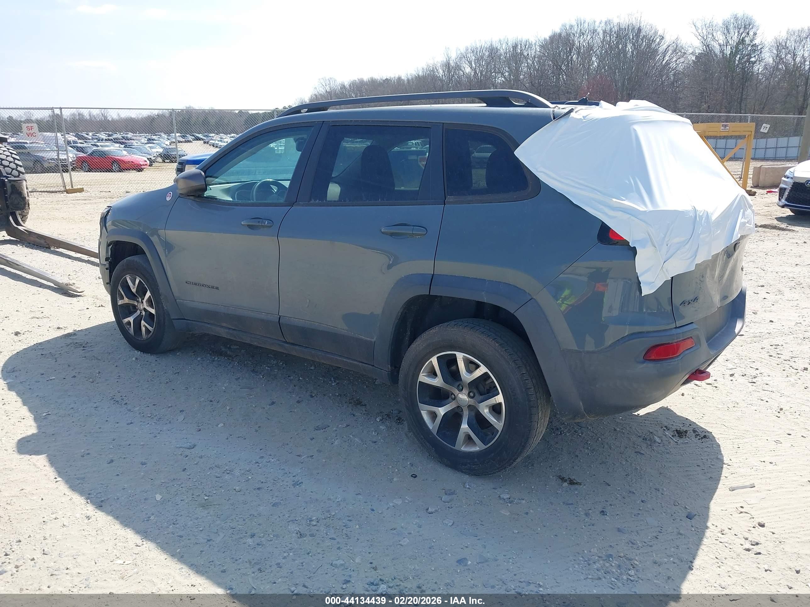 JEEP CHEROKEE image 3