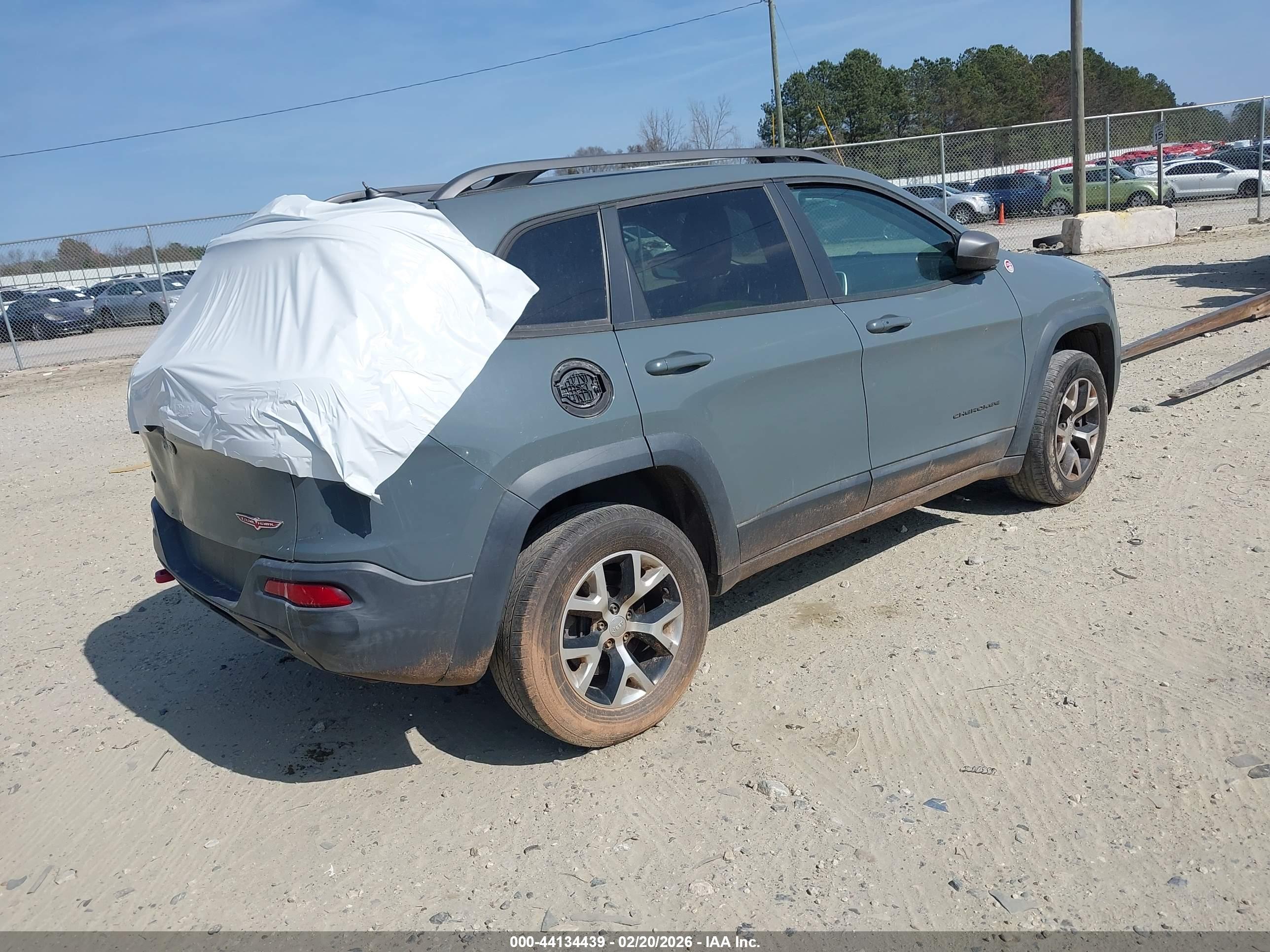 JEEP CHEROKEE image 4