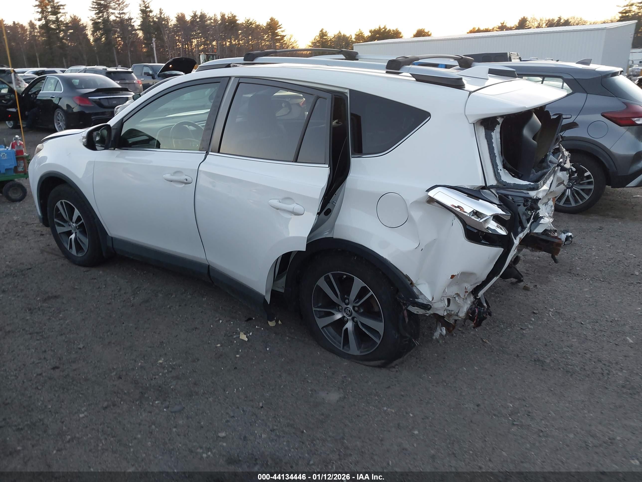 TOYOTA RAV4 image 3
