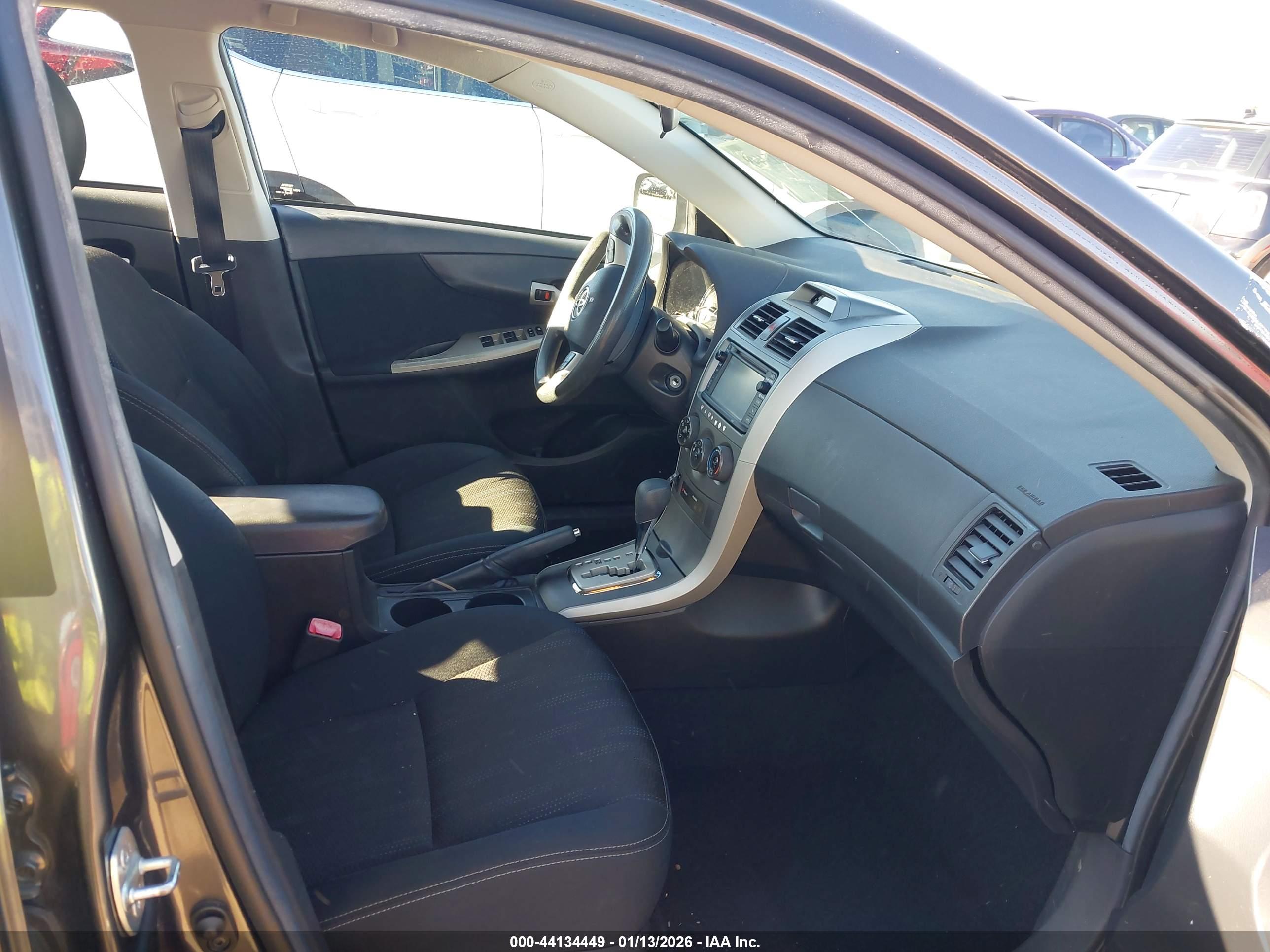 TOYOTA COROLLA image 5