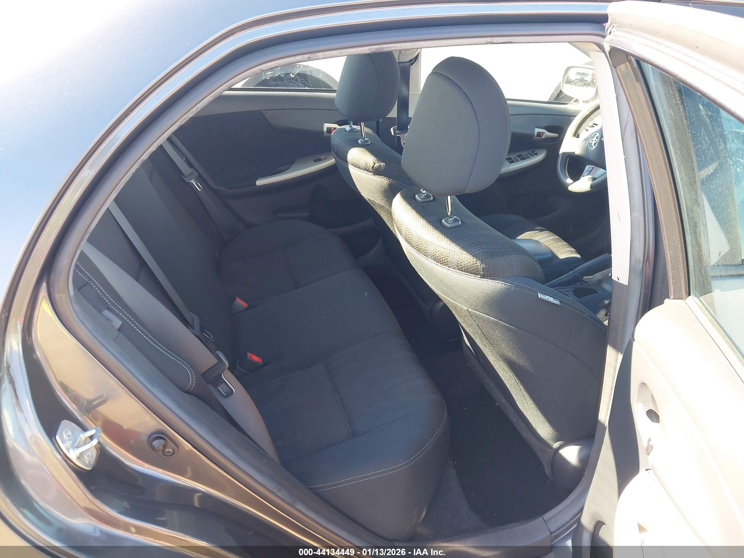 TOYOTA COROLLA image 8