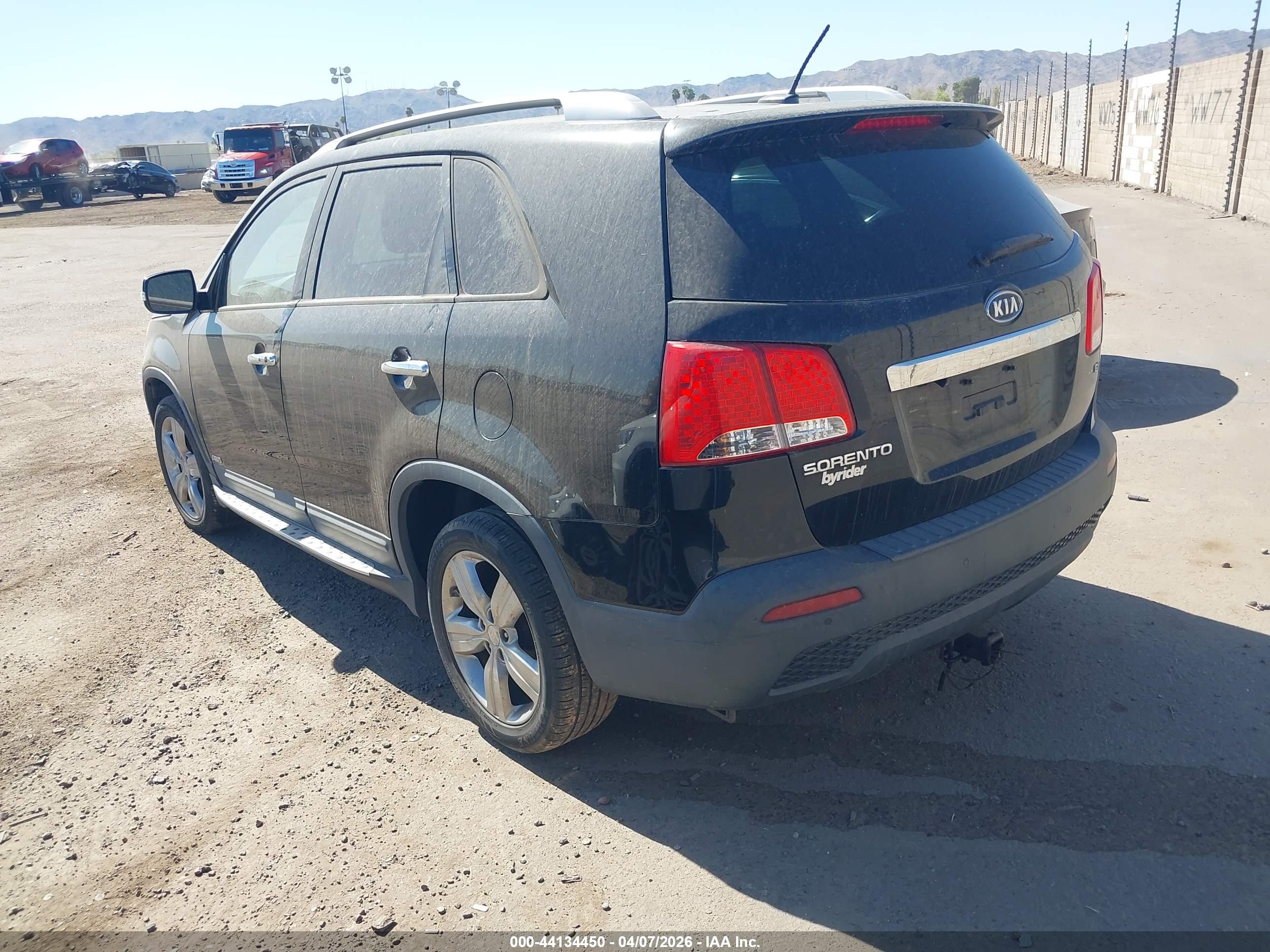 KIA SORENTO image 3