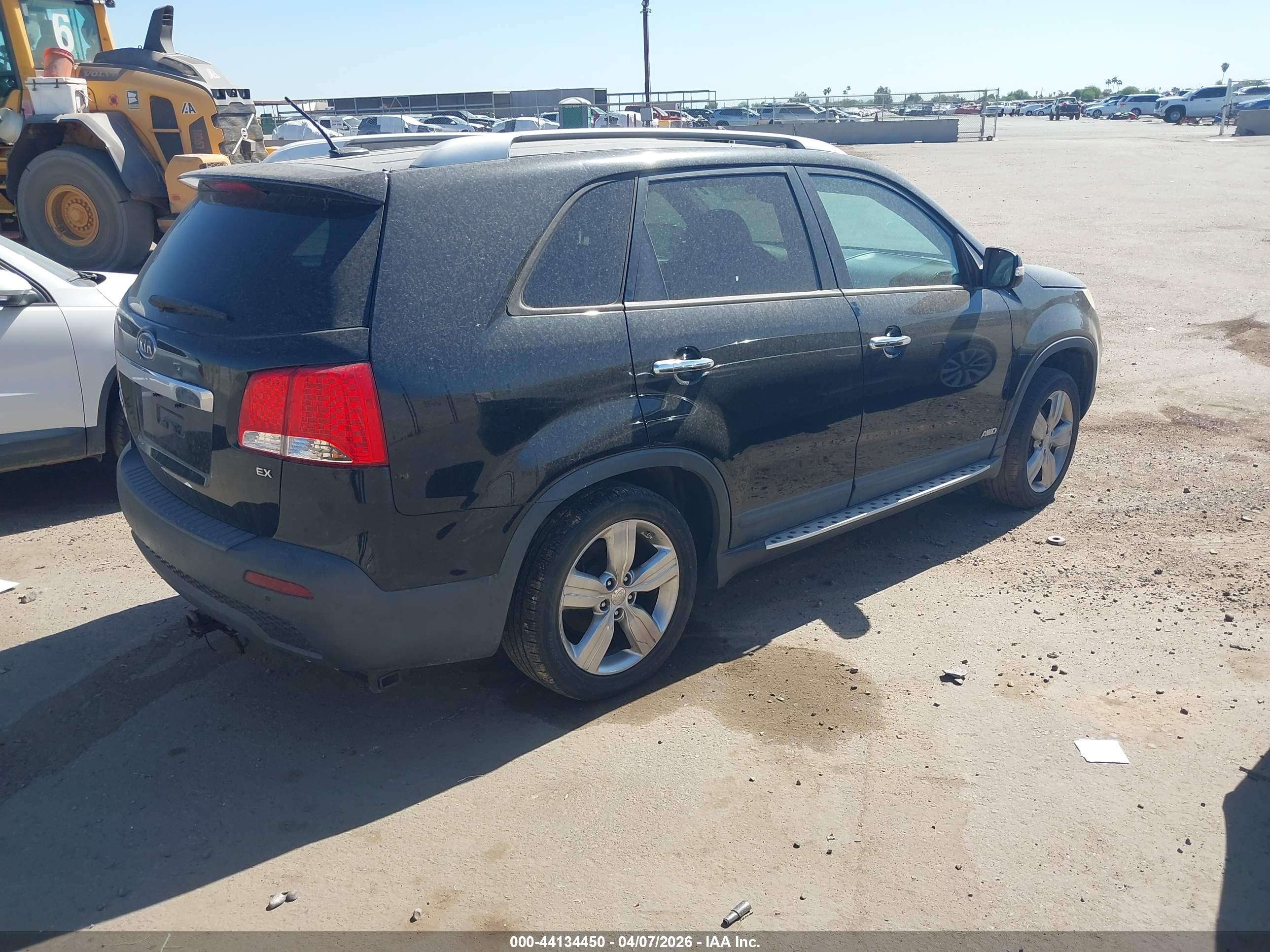 KIA SORENTO image 4