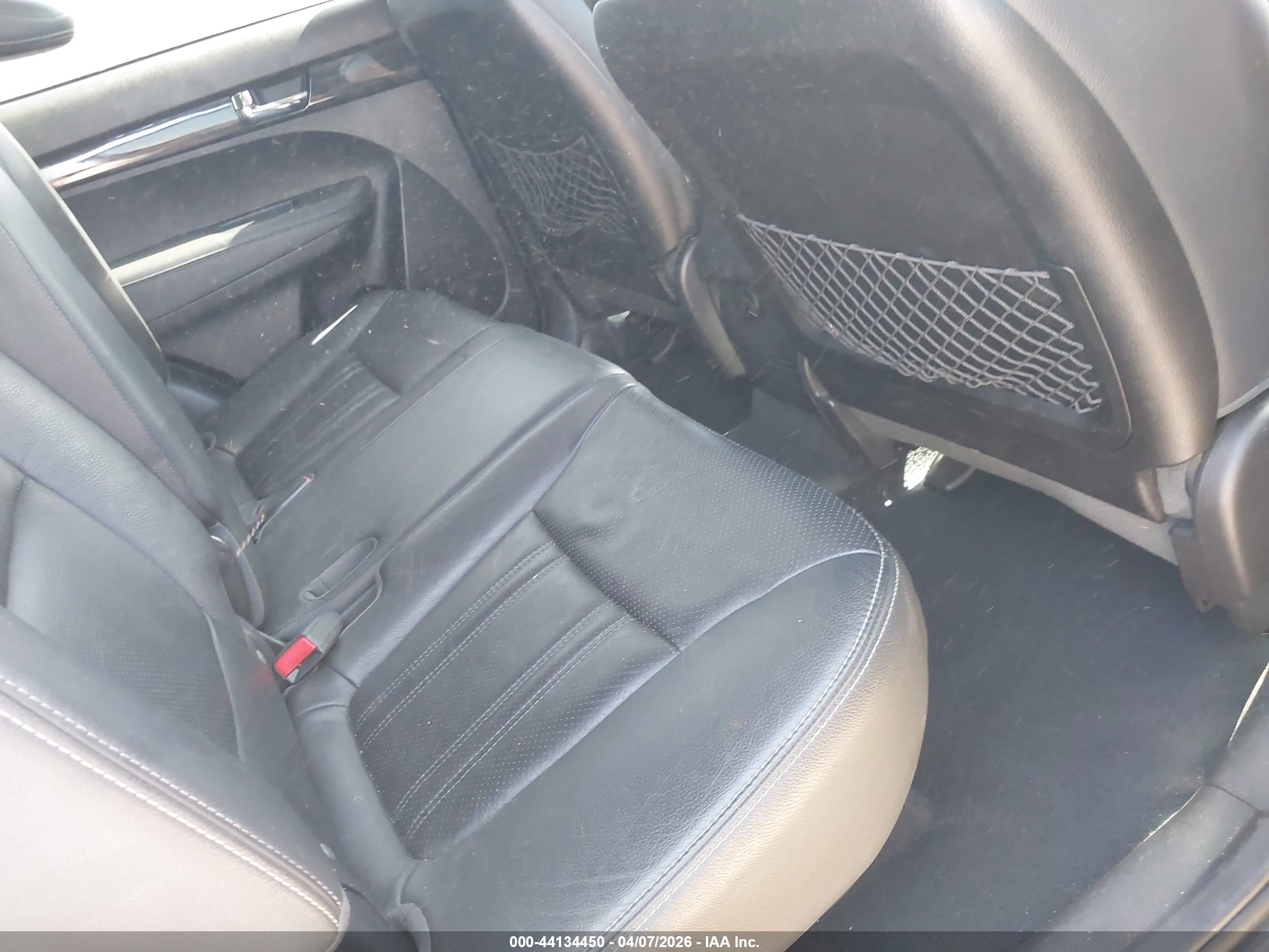 KIA SORENTO image 8