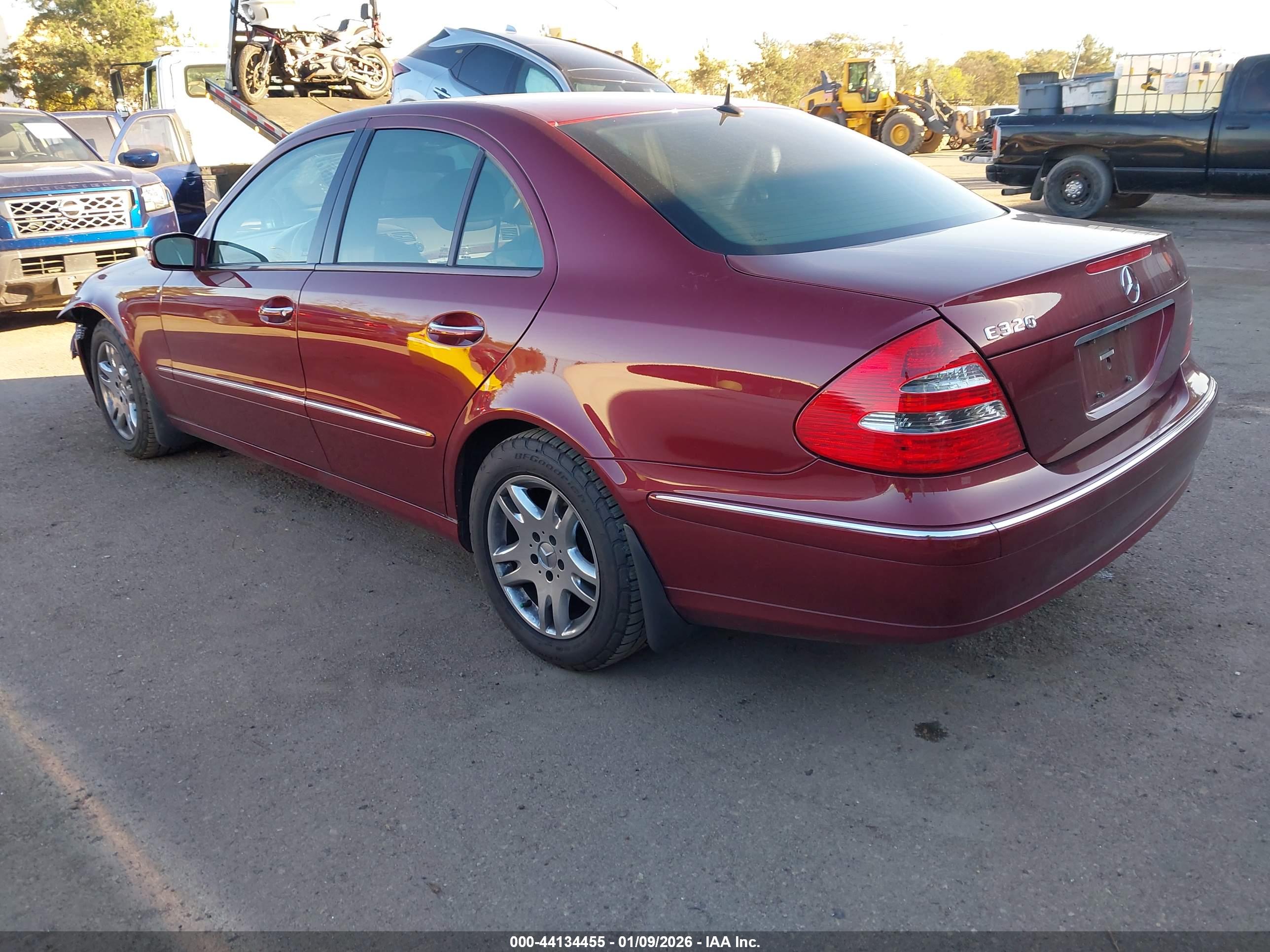 MERCEDES-BENZ E image 3