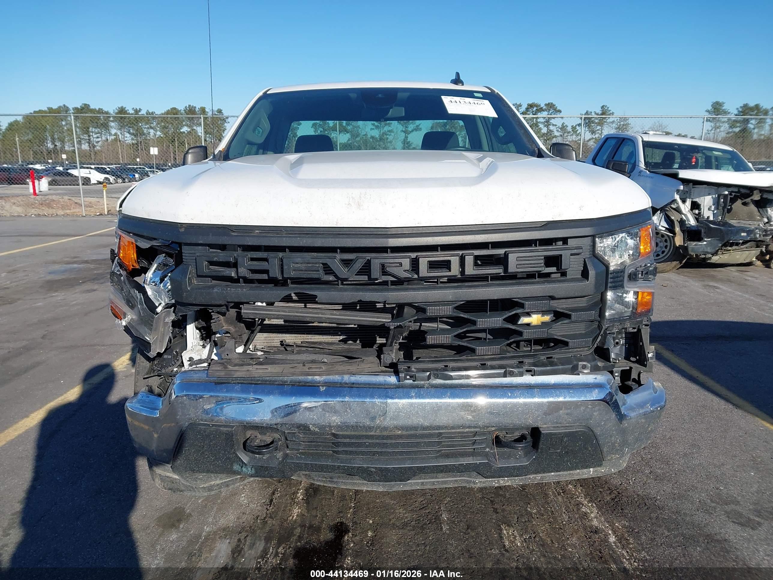 CHEVROLET SILVERADO image 6